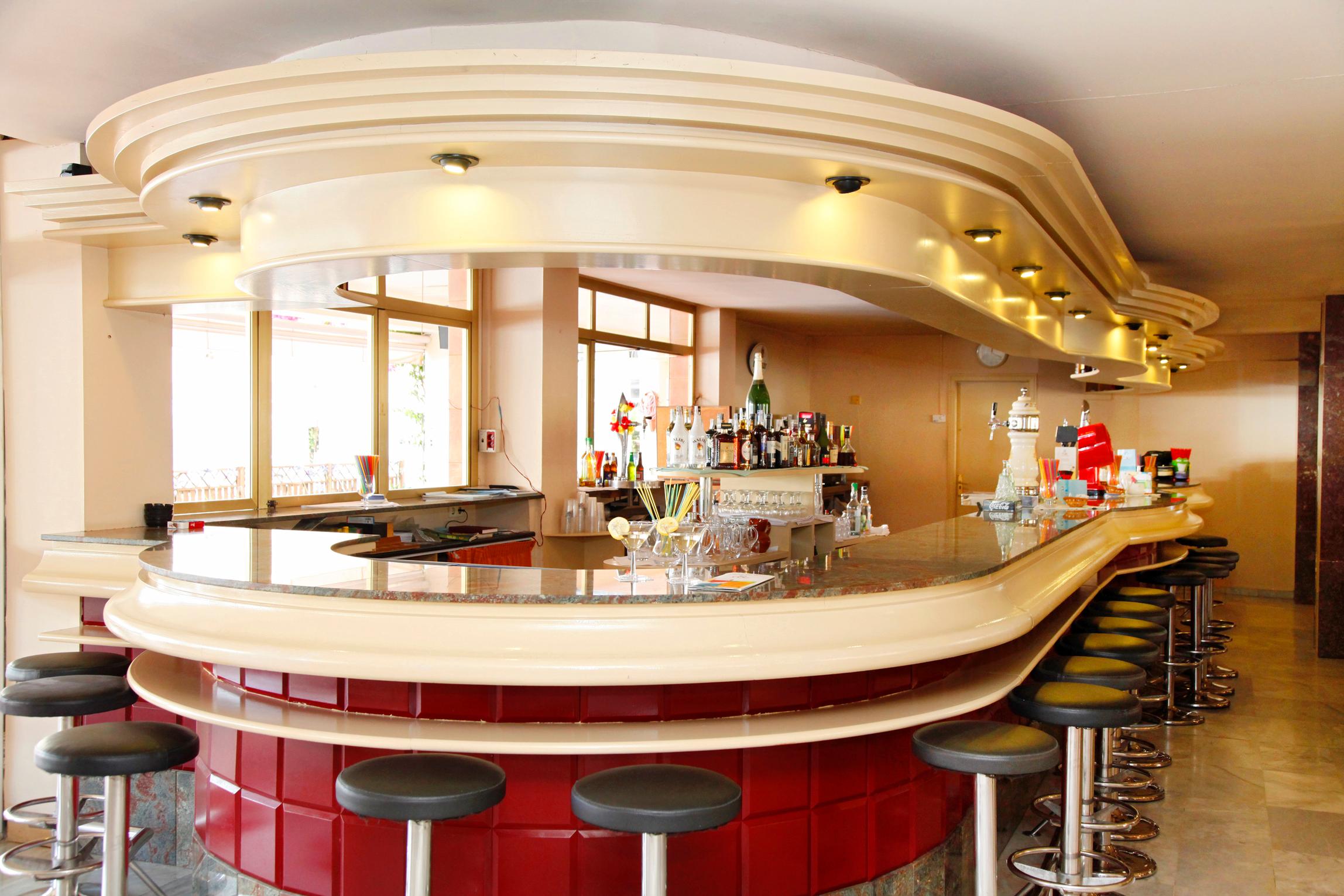Bar/Salón Alua Leo