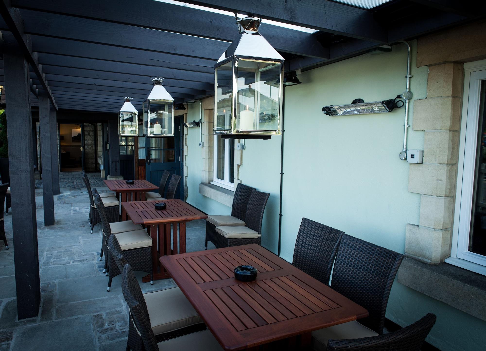 Bar/Salón Red Lion Todwick by Chef and Brewer Collection