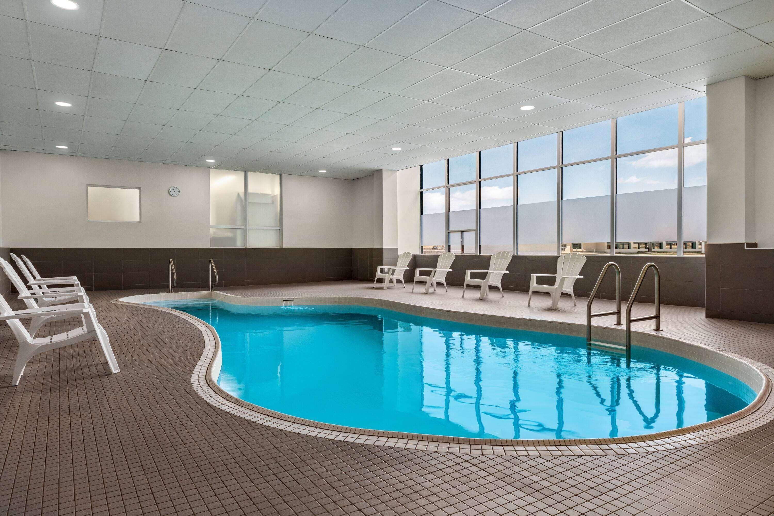 Vista Piscina Ramada by Wyndham Niagara Falls Near the Falls