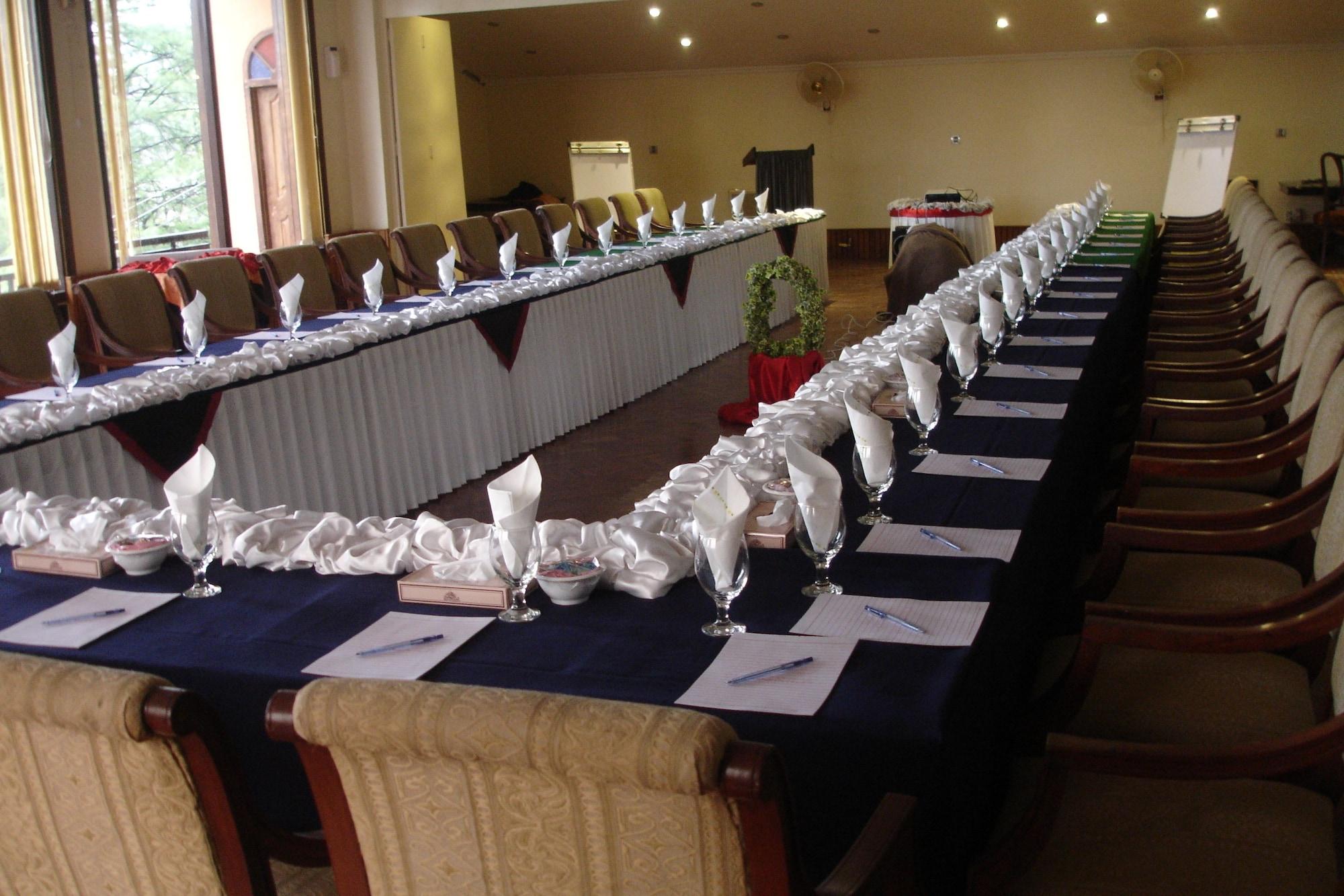 Sala de Reuniones Shangrila Resort Hotel Murree