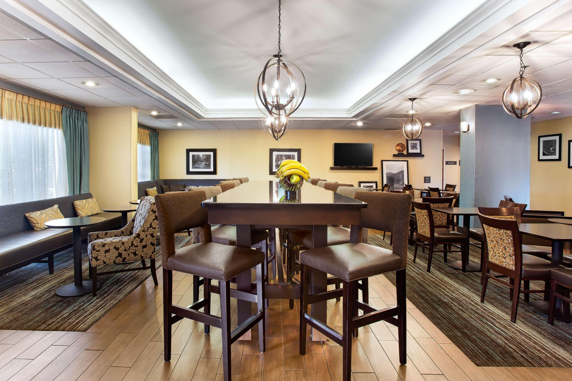 Vista Lobby Hampton Inn Morganton