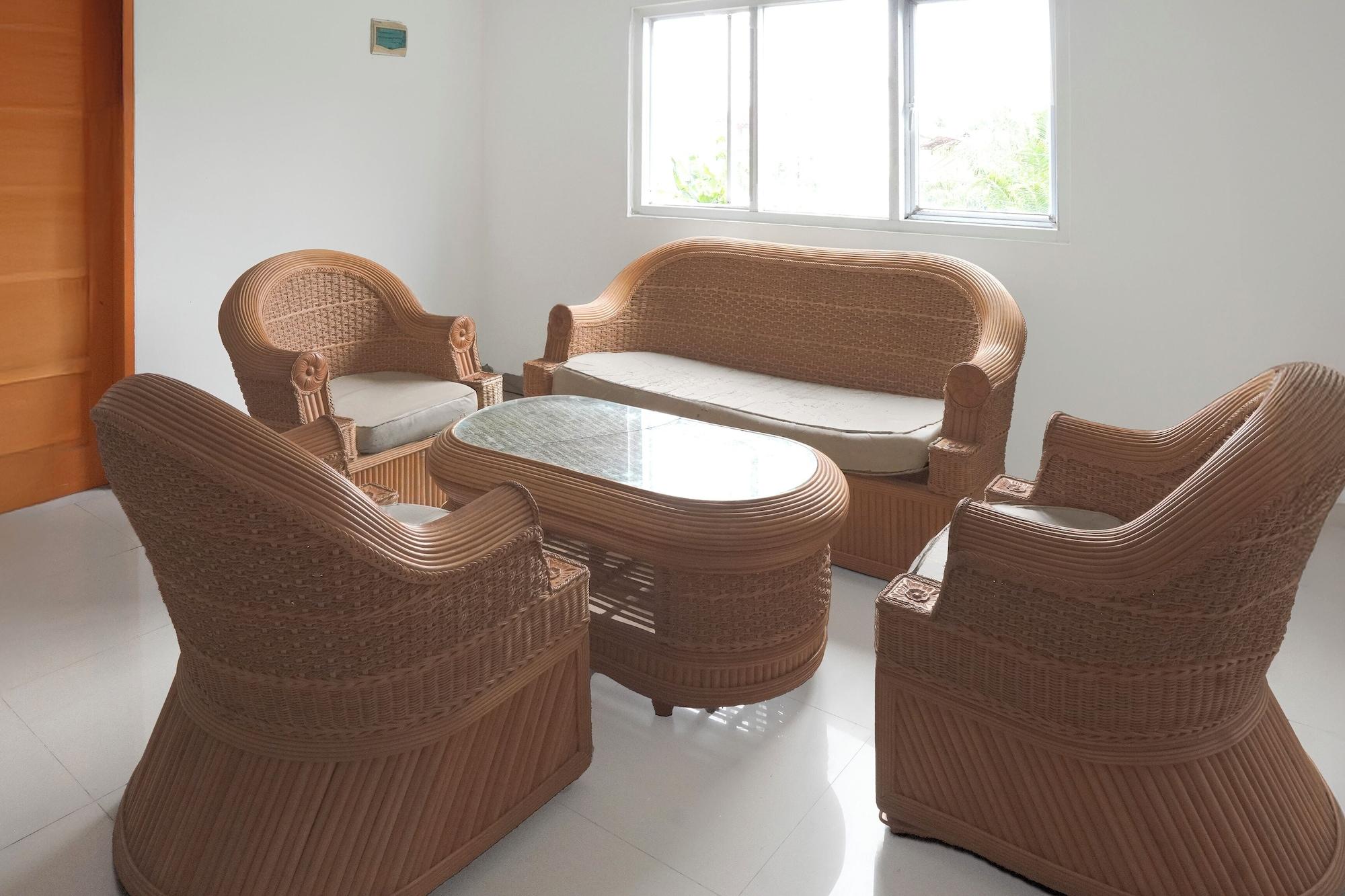 Vista Lobby Hotel O near Transmart Padang formerly Sulaiman Residence