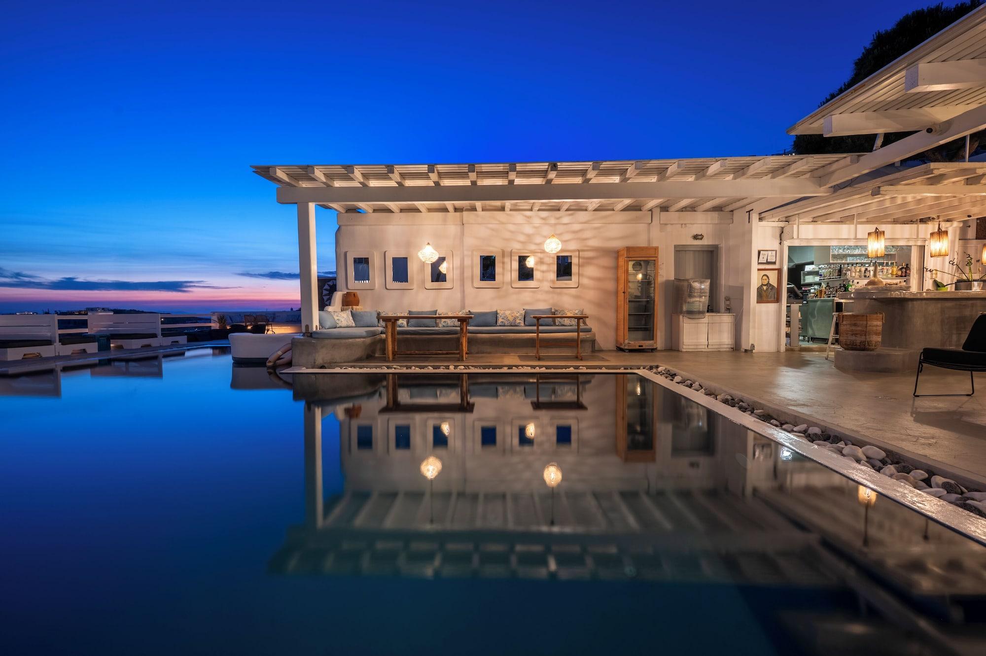 Vista Exterior Flaskos Luxury Suites