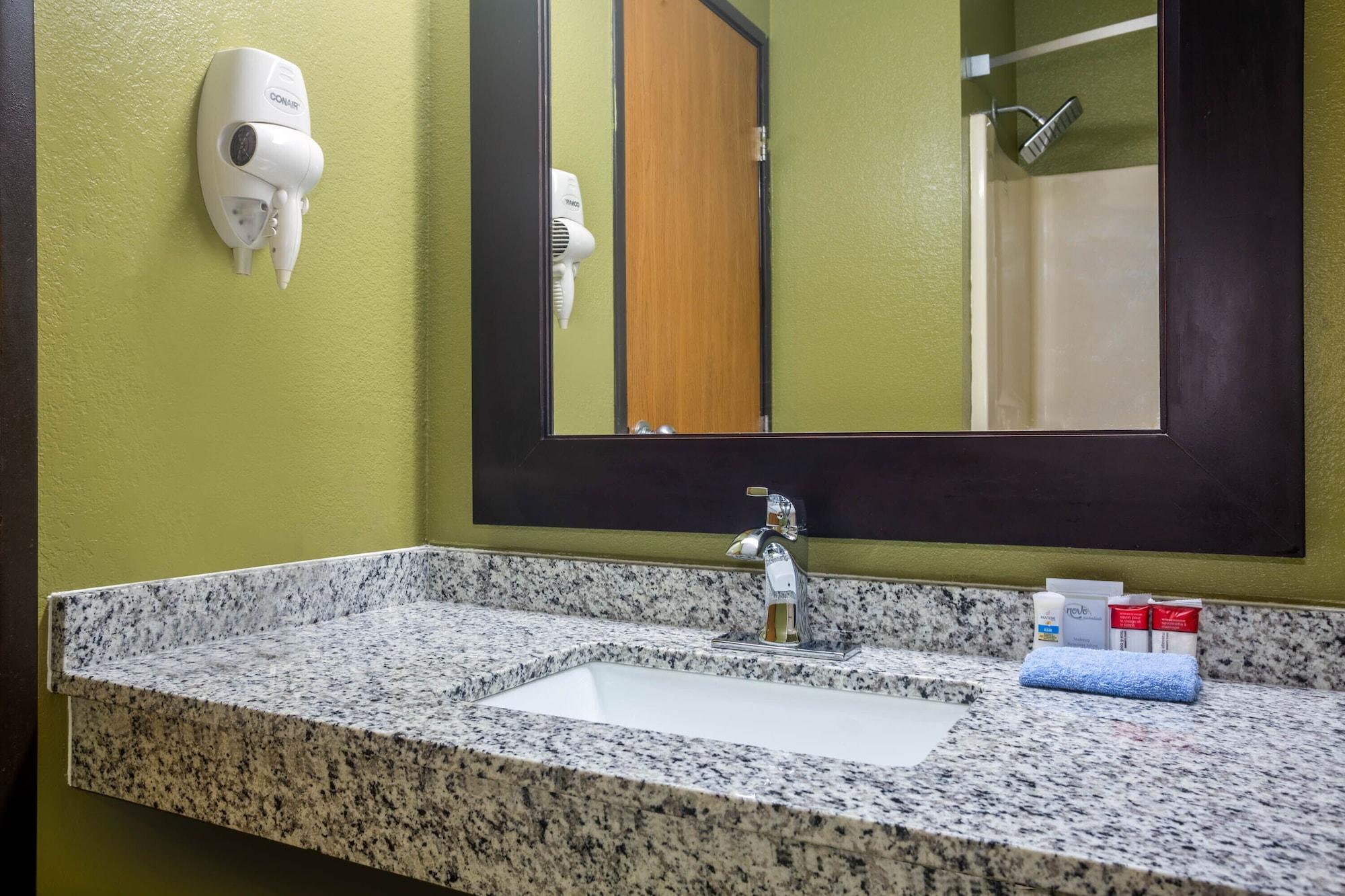 Equipamiento de Habitación Super 8 by Wyndham El Dorado