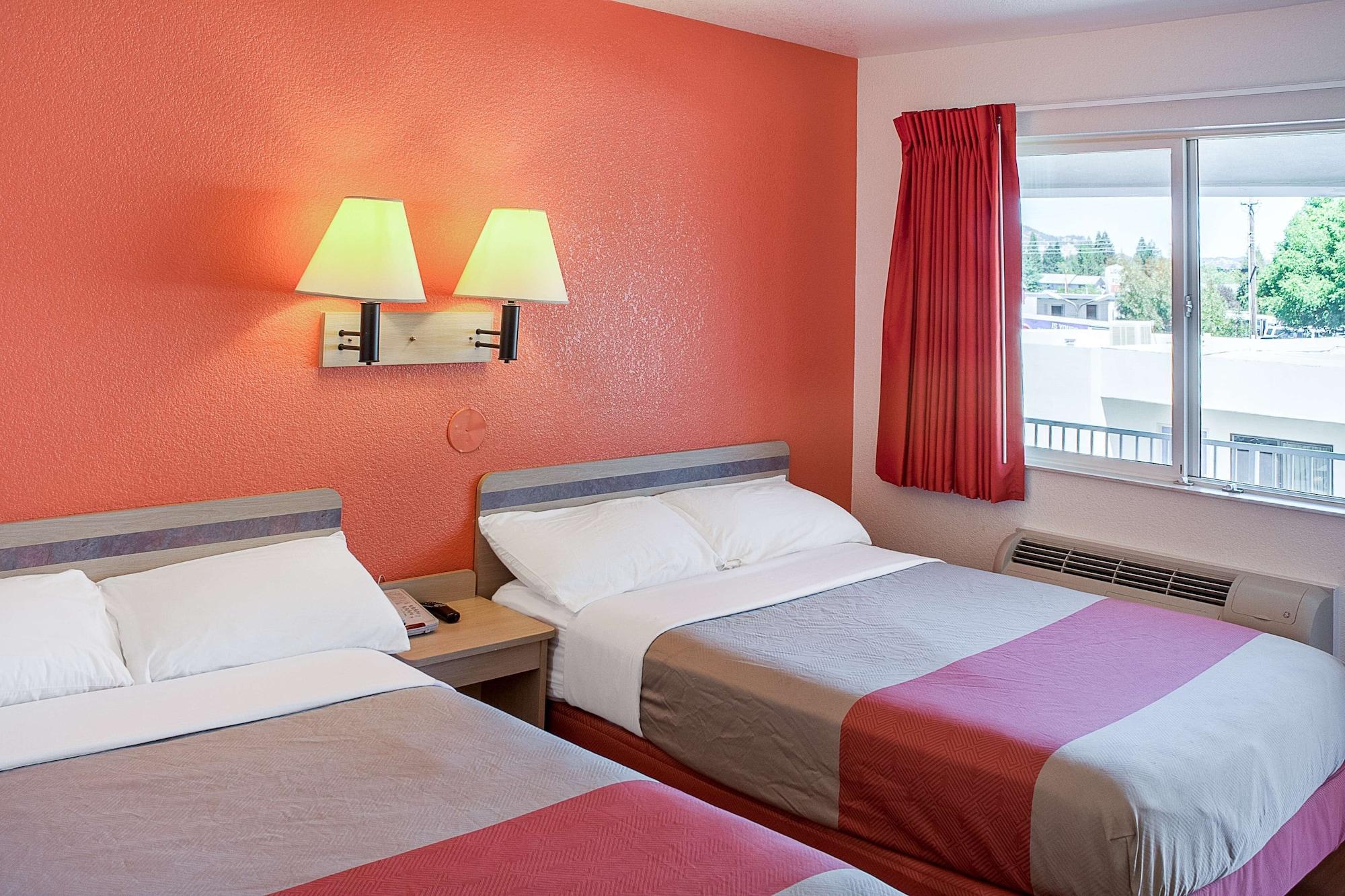 Habitación Motel 6 Ukiah, CA