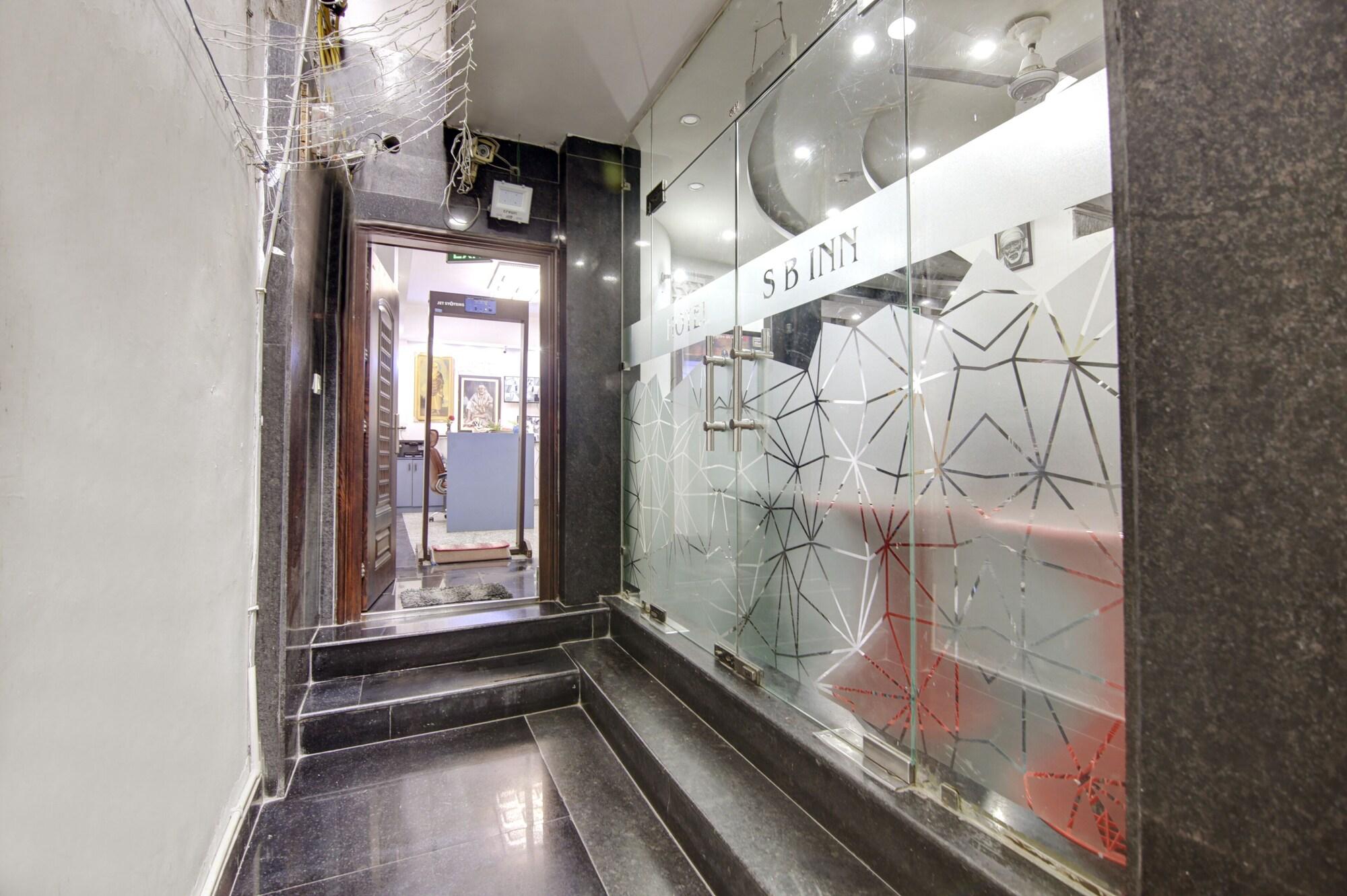 Vista Exterior Hotel S B Inn Paharganj