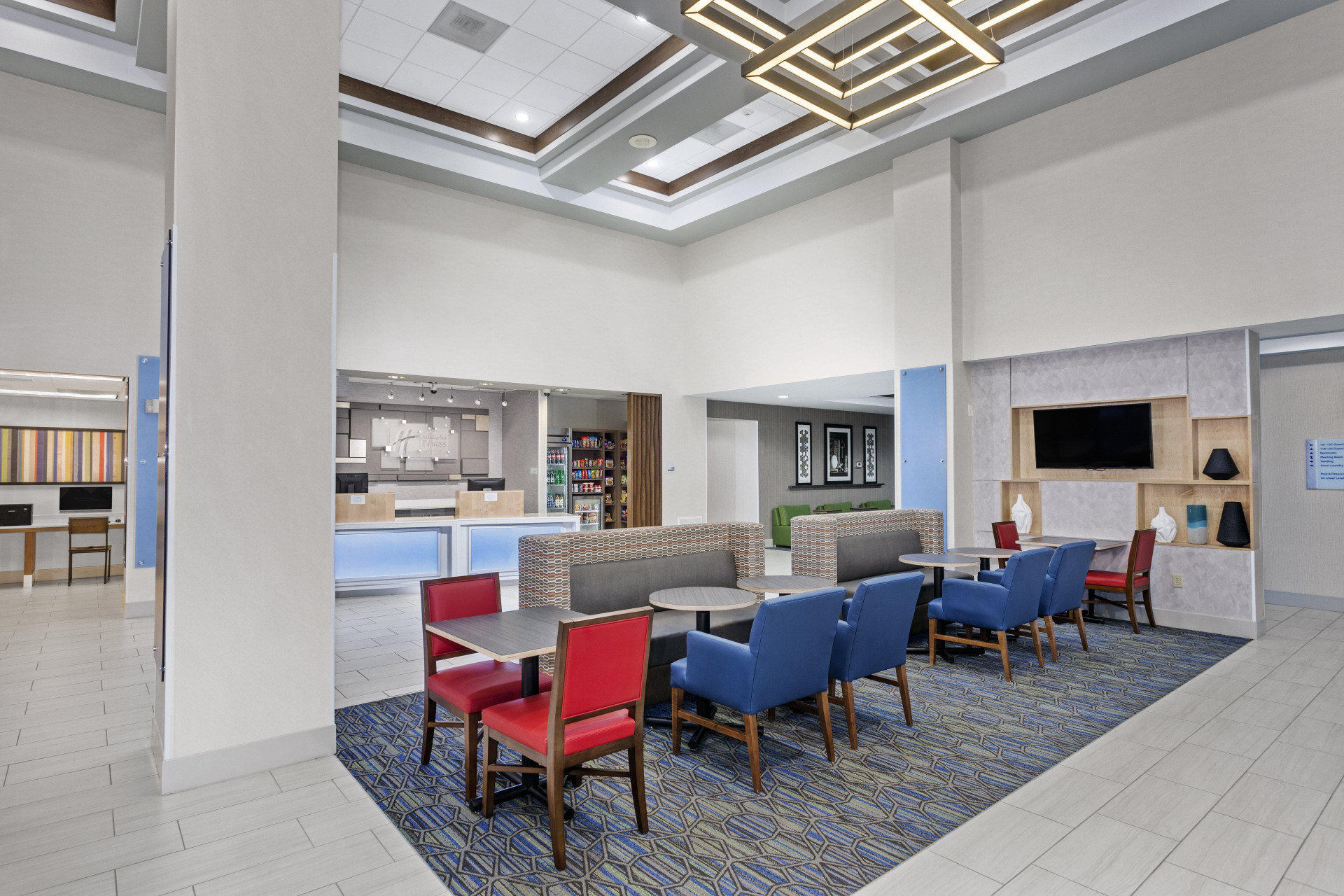 Vista Lobby Holiday Inn Express Hotel & Suites South Portland by IHG