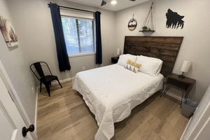 Alquiler Vacacional - Pinecone Cabin - BEAUTIFUL View And Remodel -  Now With AC!