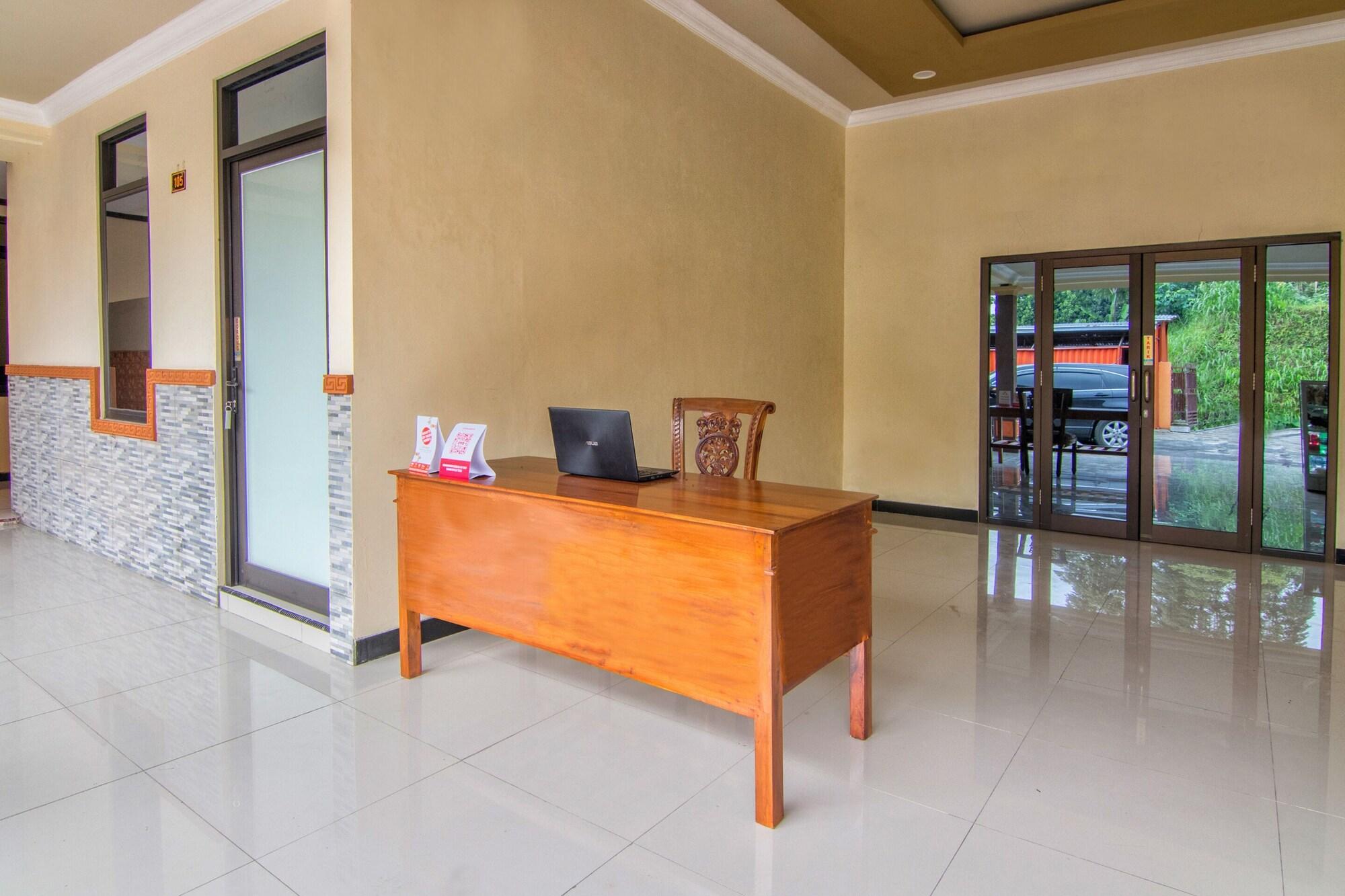 Vista Lobby OYO 2162 Pondok Wisata Sri Widodo