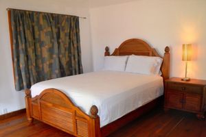 Alquiler Vacacional - Cabin 4 - Calabash Bight Cabins with Breakfast, Beach & Kayaks