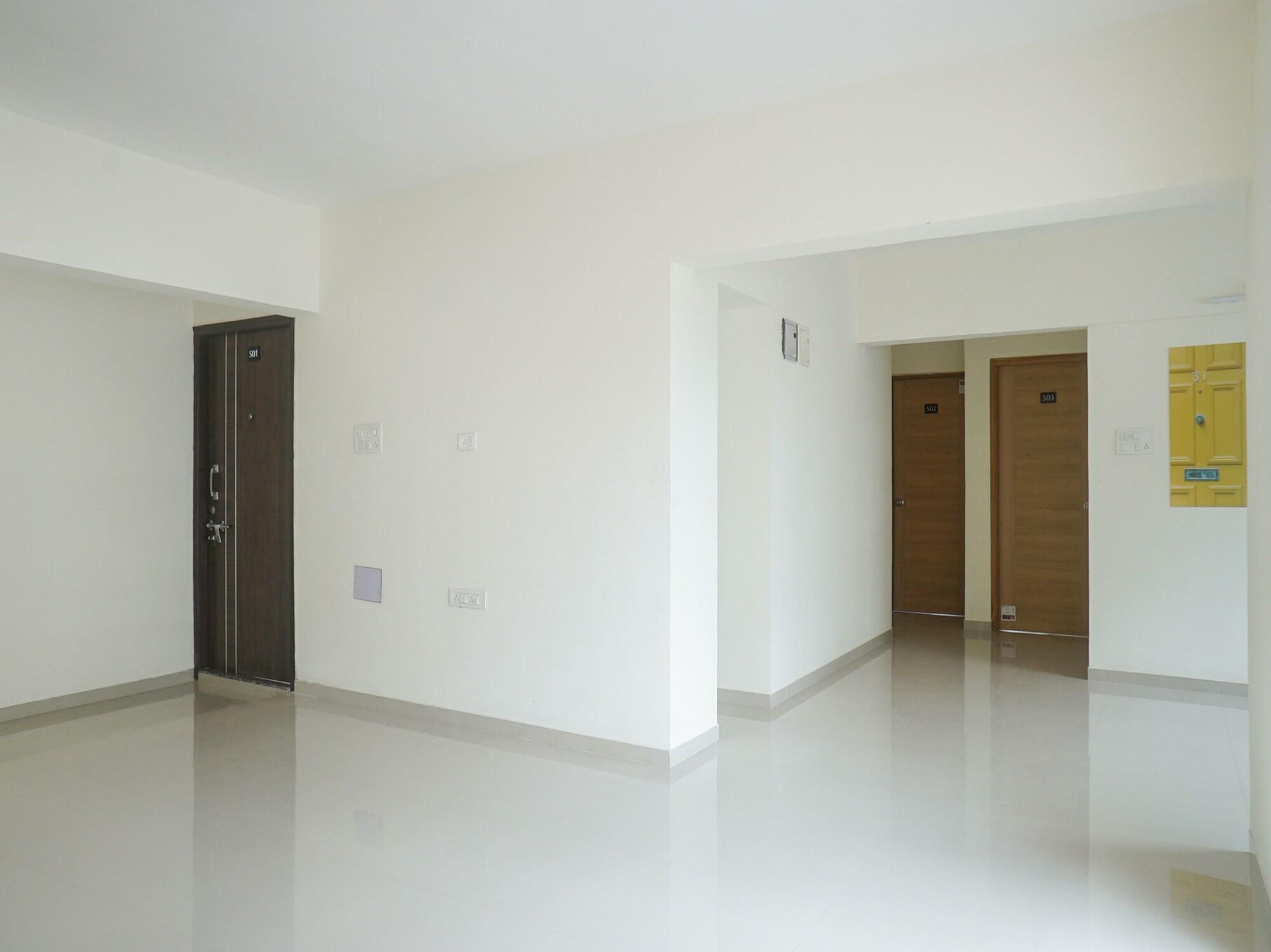 Varios OYO 16570 I Suite