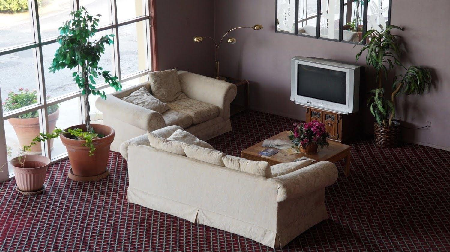 Vista Lobby Travelers Inn