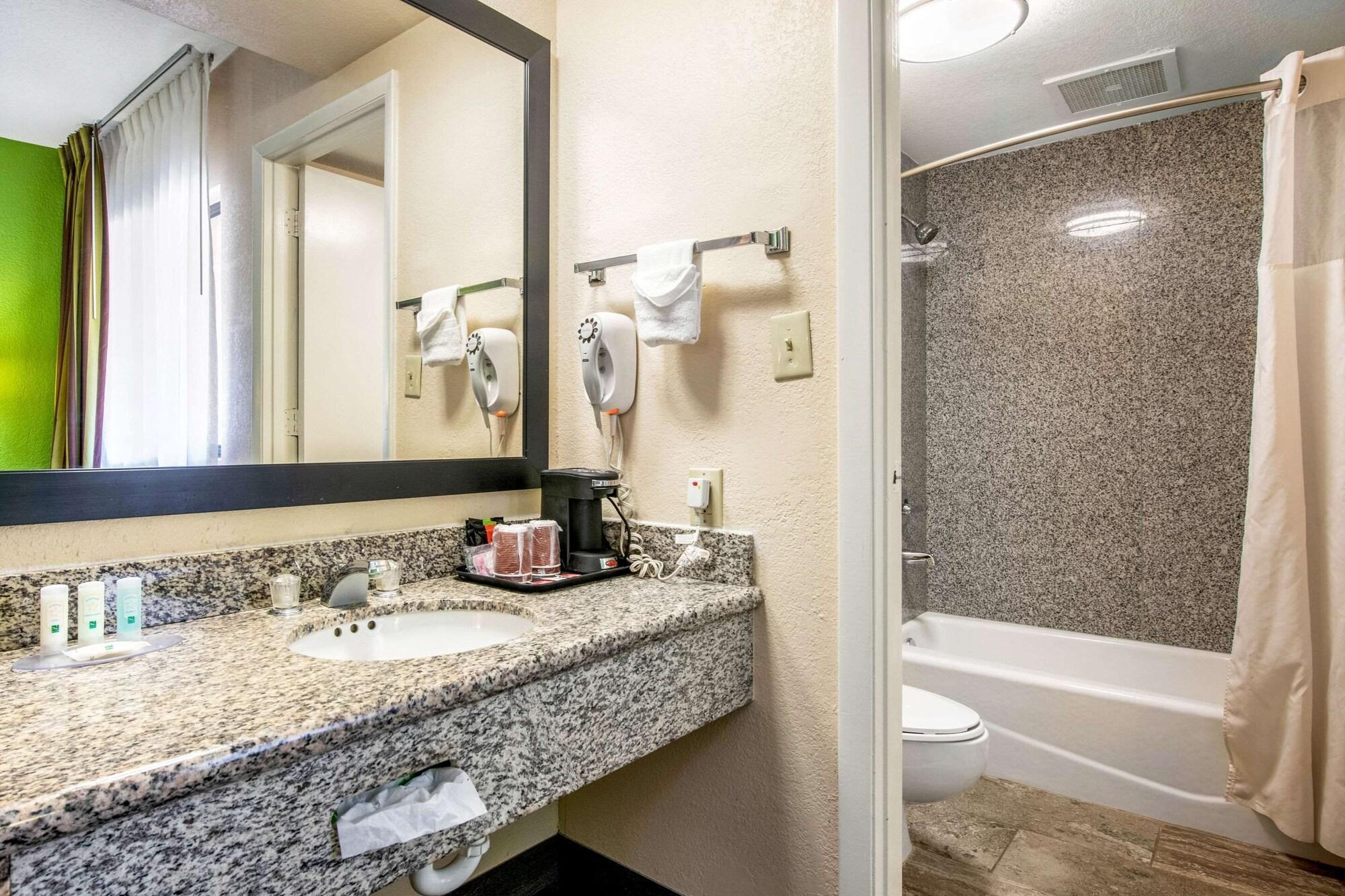 Habitación Quality Inn & Suites Jacksonville-Baymeadows