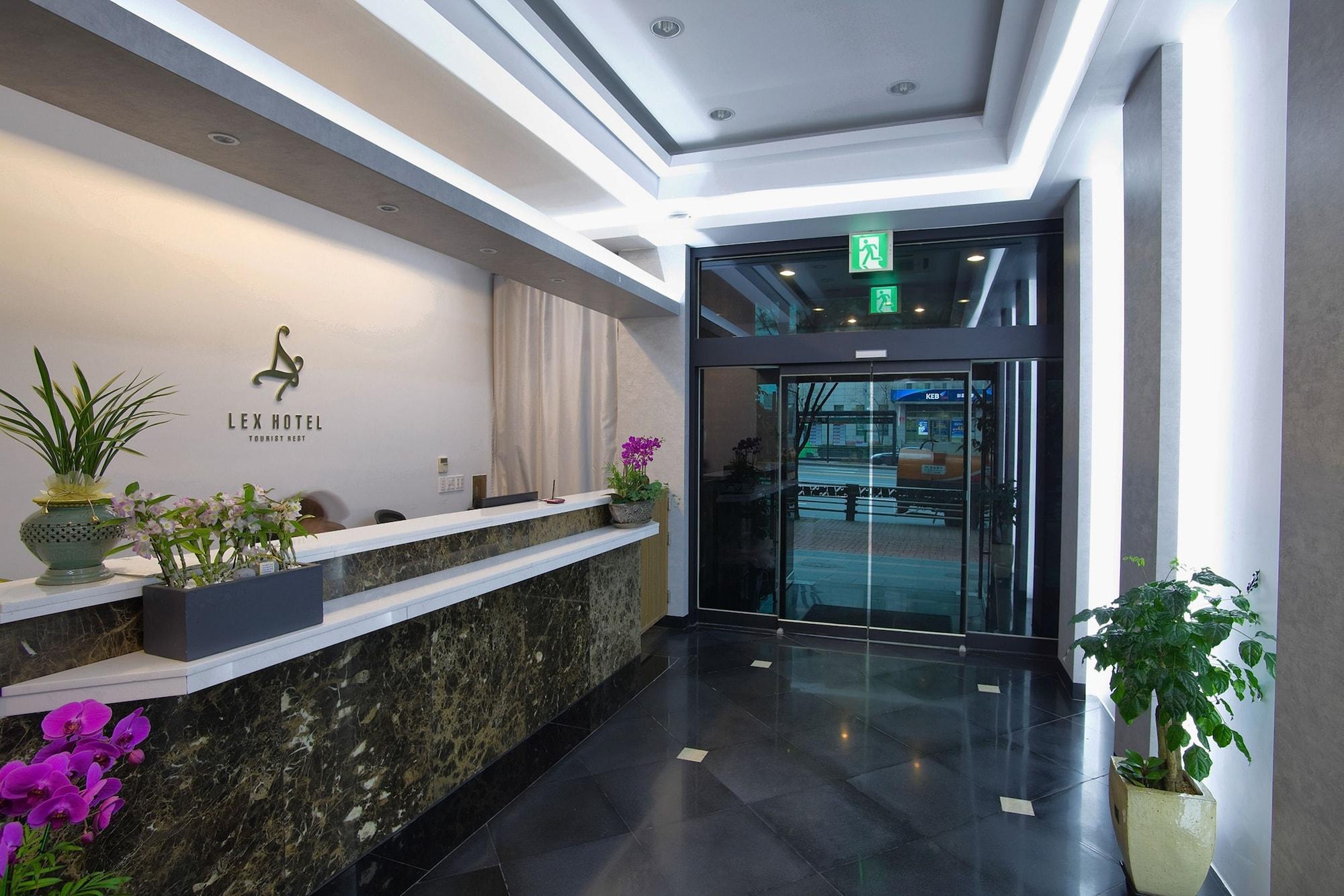 Vista Lobby Lex Tourist Hotel