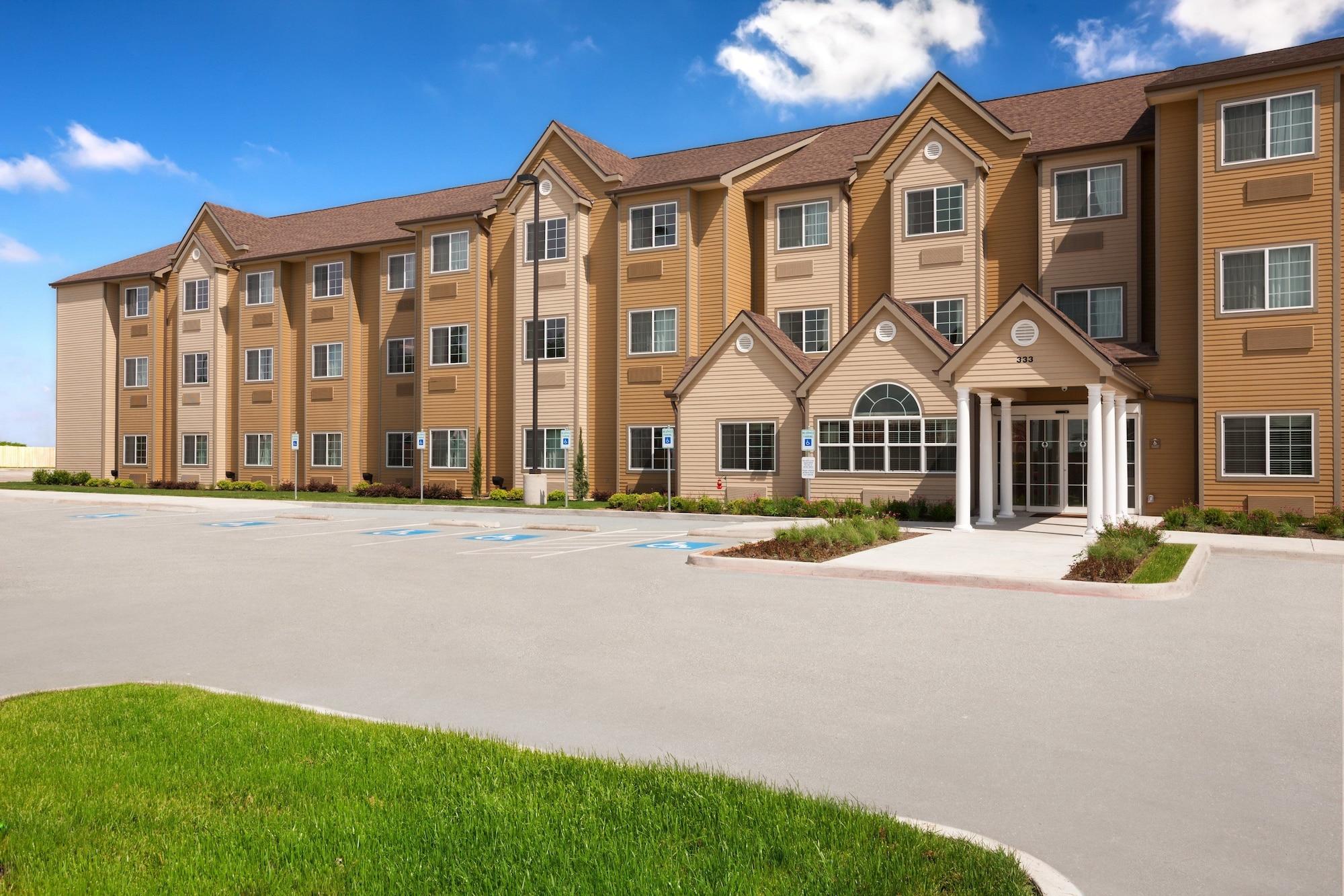 Vista Exterior Microtel Inn & Suites by Wyndham Cotulla