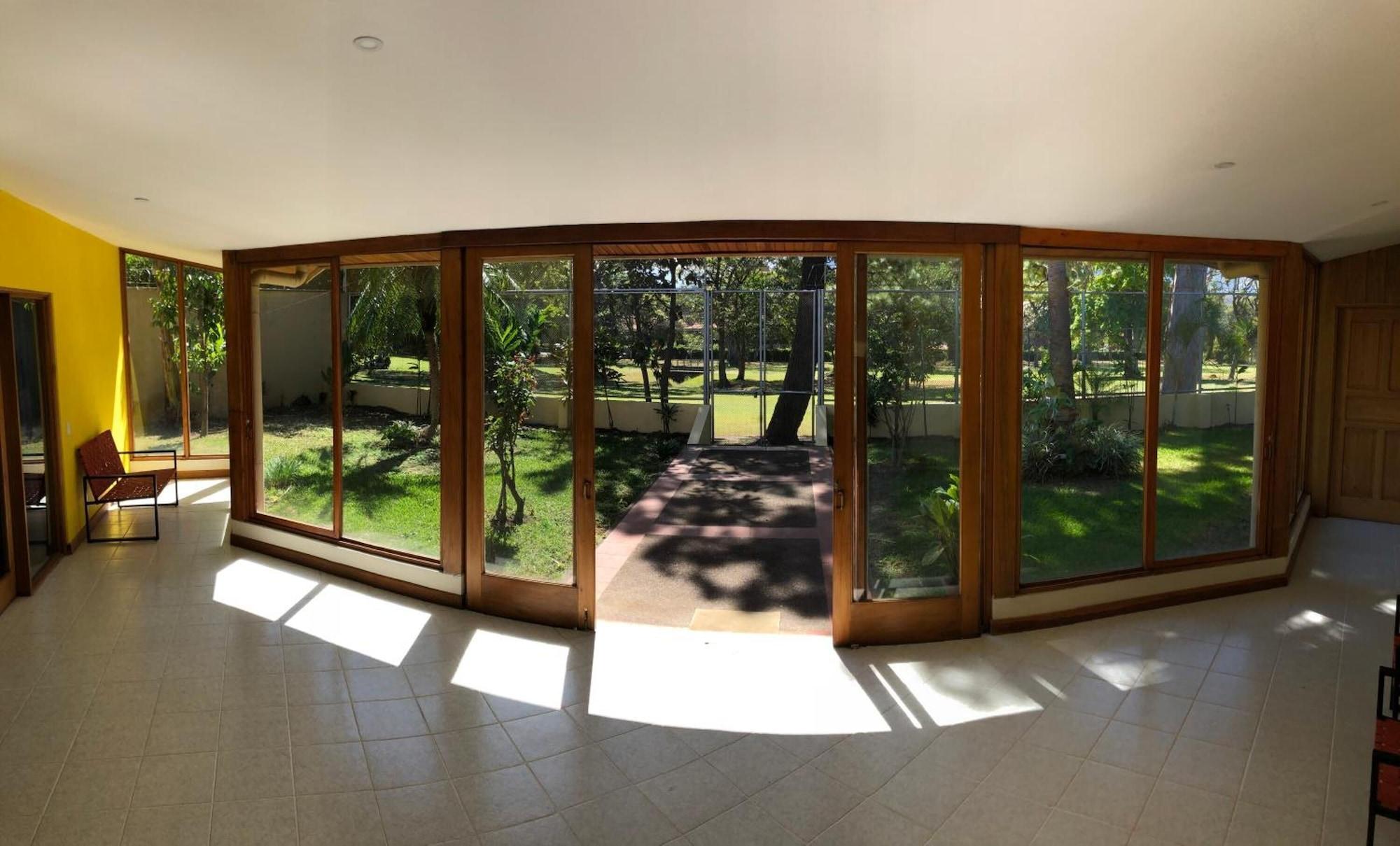 Equipamiento de Habitación La Casa de Cariari Al Golf