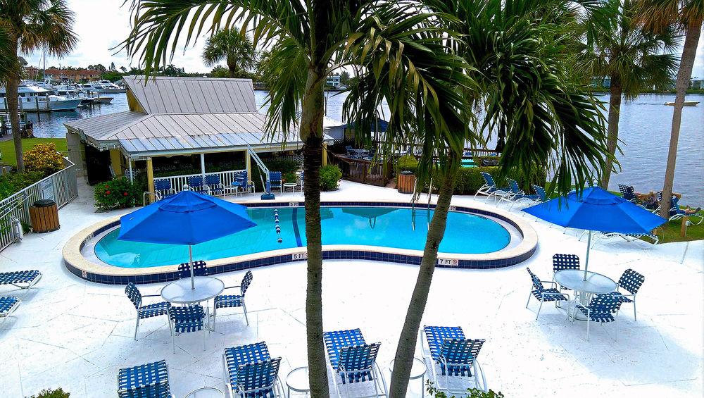 Restaurant Charter Club of Naples Bay by Diamond Resorts