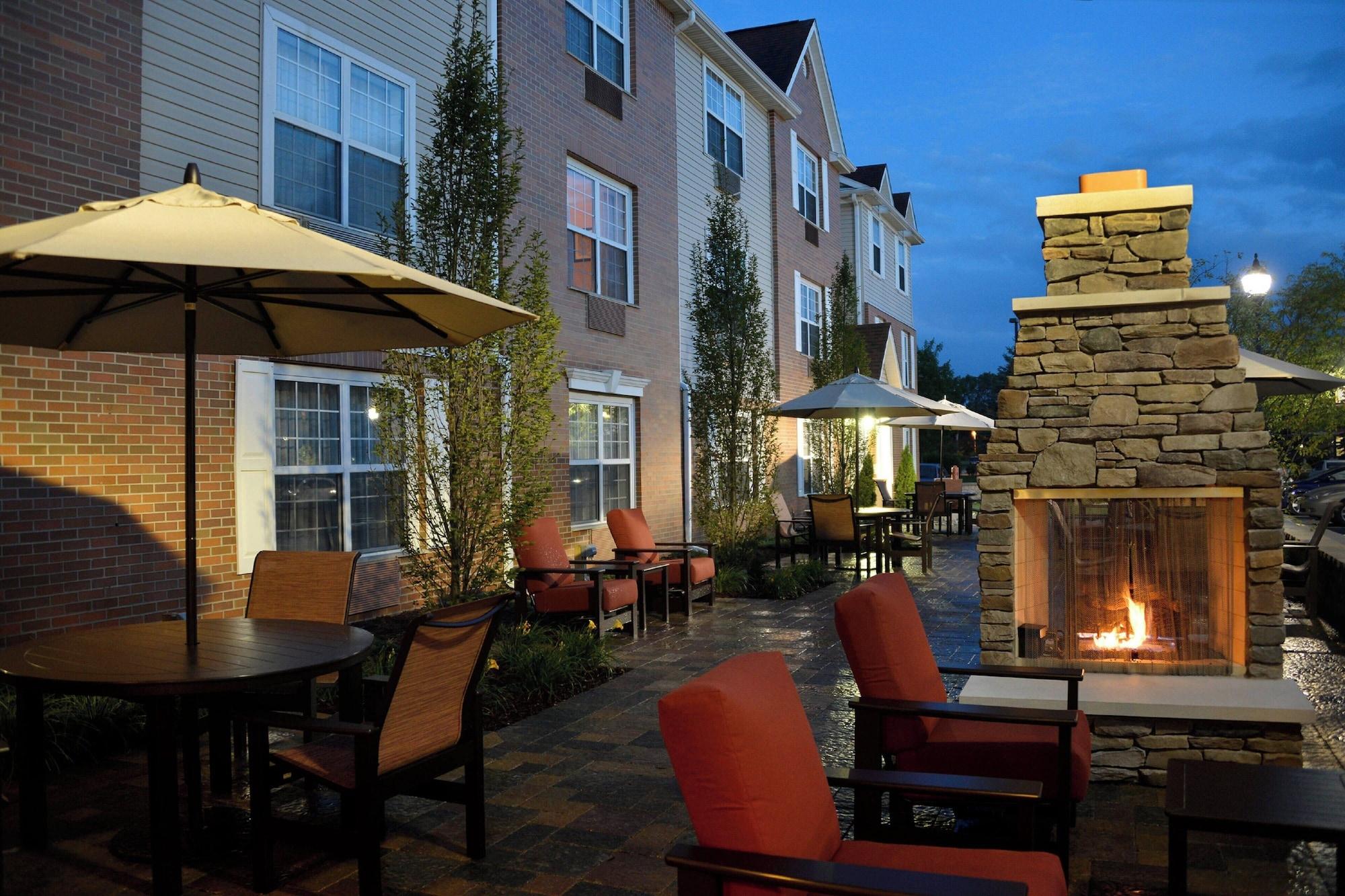 Varios Towneplace Suites by Marriott East Lansing