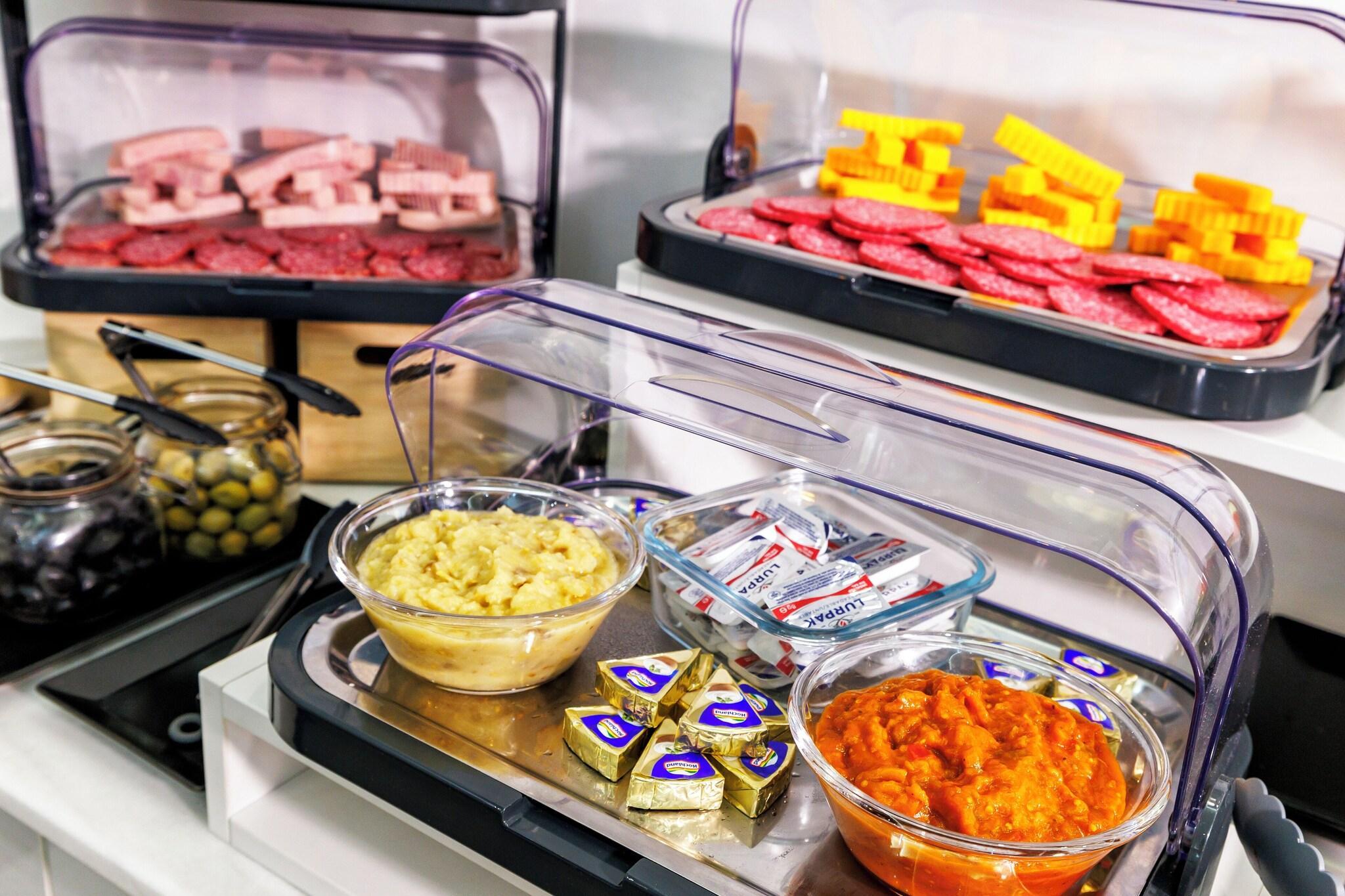 Restaurant La Strada Boutique Villa