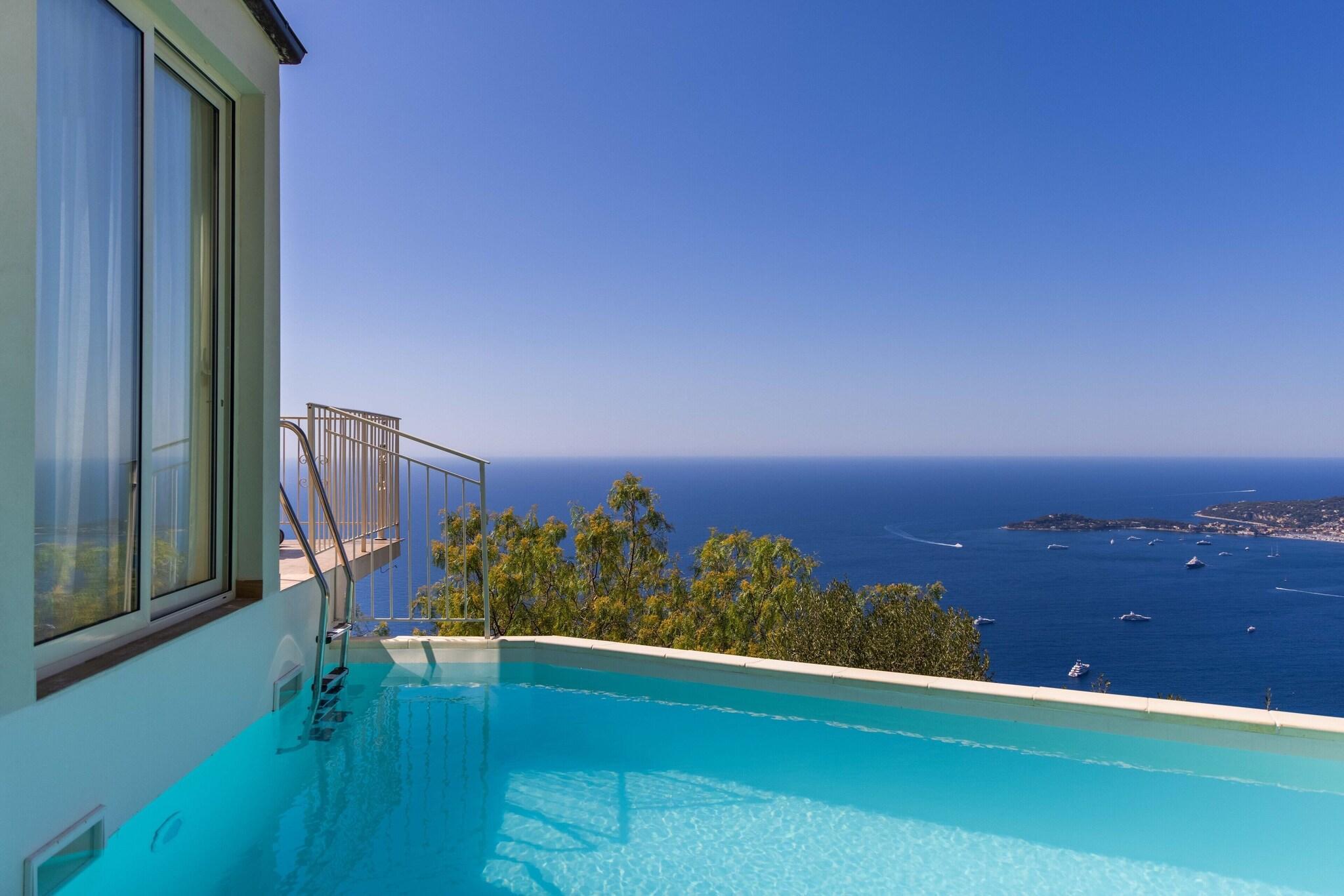 Vista Piscina Château de La Chèvre d’Or