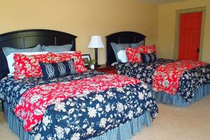 Alquiler Vacacional - Luxury Unit on the Arkansas River 4 Blocks to Downtown, Large Bed Suites