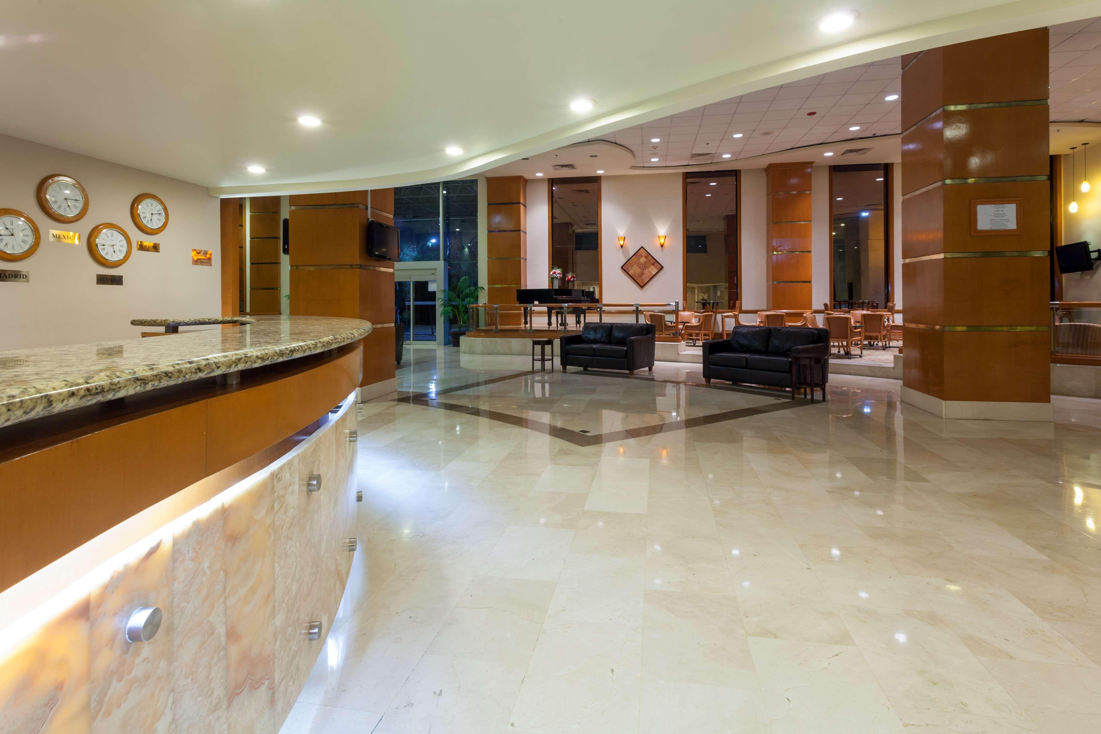 Vista Lobby Best Western Plus Nuevo Laredo Inn & Suites