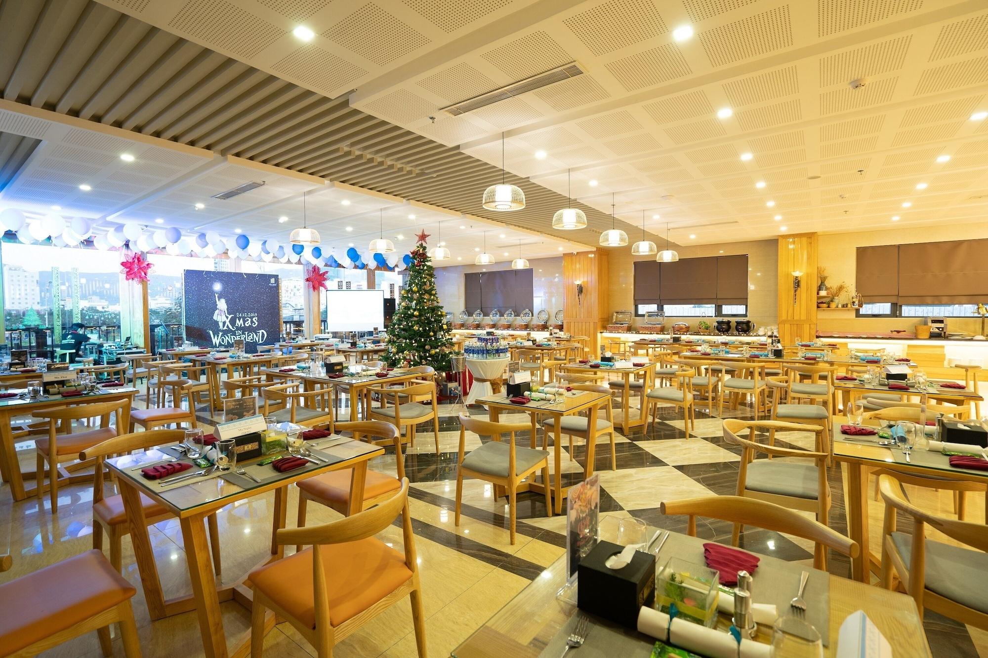 Restaurant Nhu Minh Plaza Danang Hotel