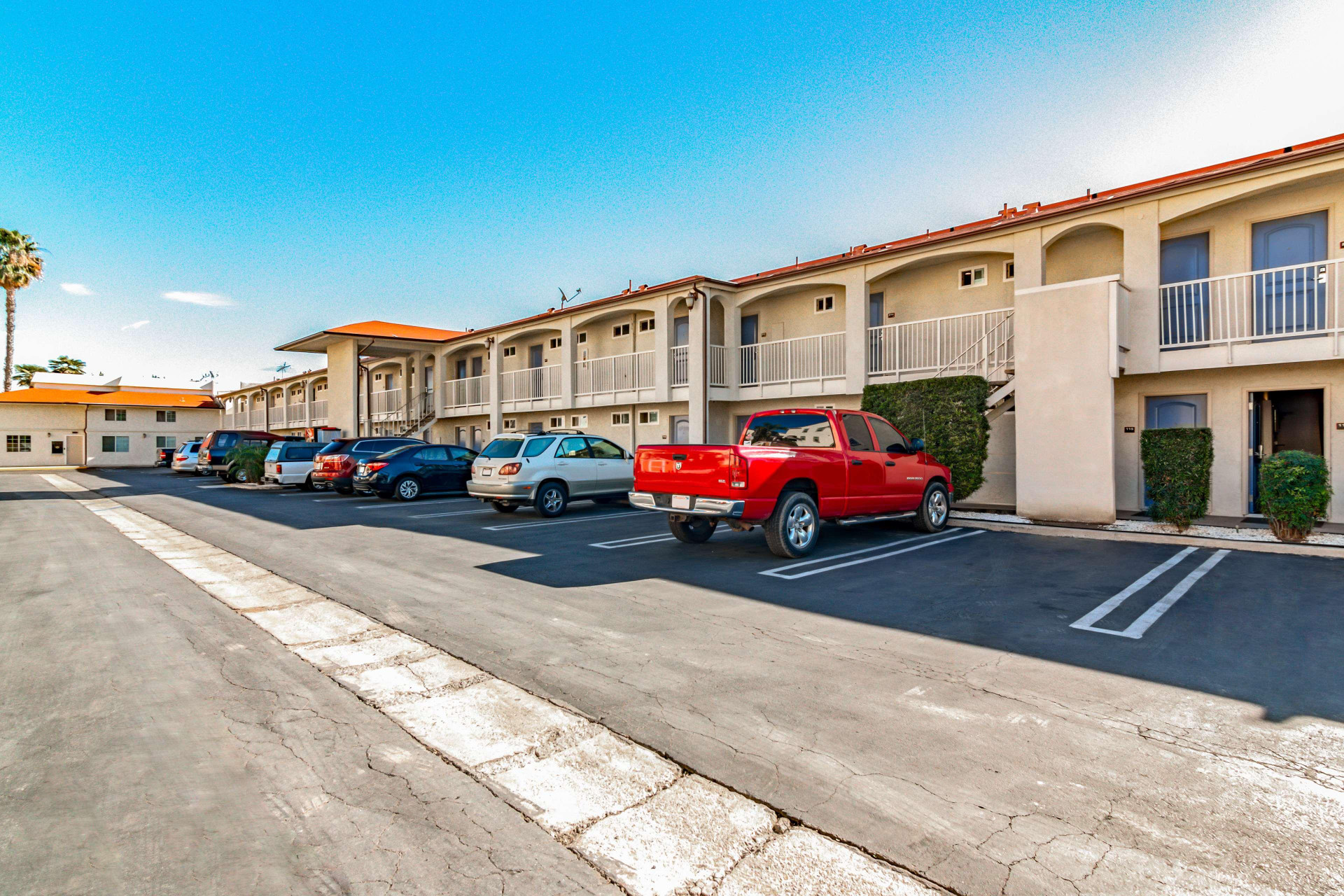 Varios Motel 6 Anaheim, CA