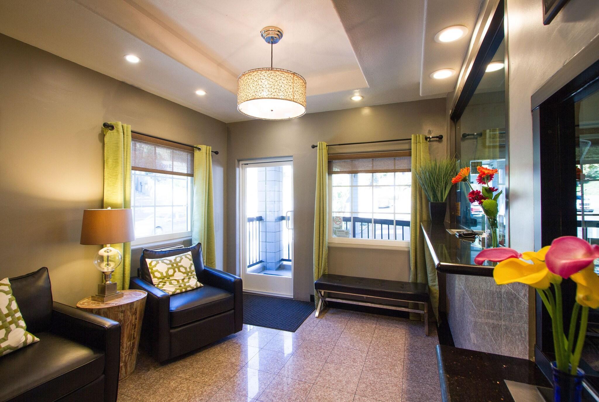 Vista Lobby Granada Inn