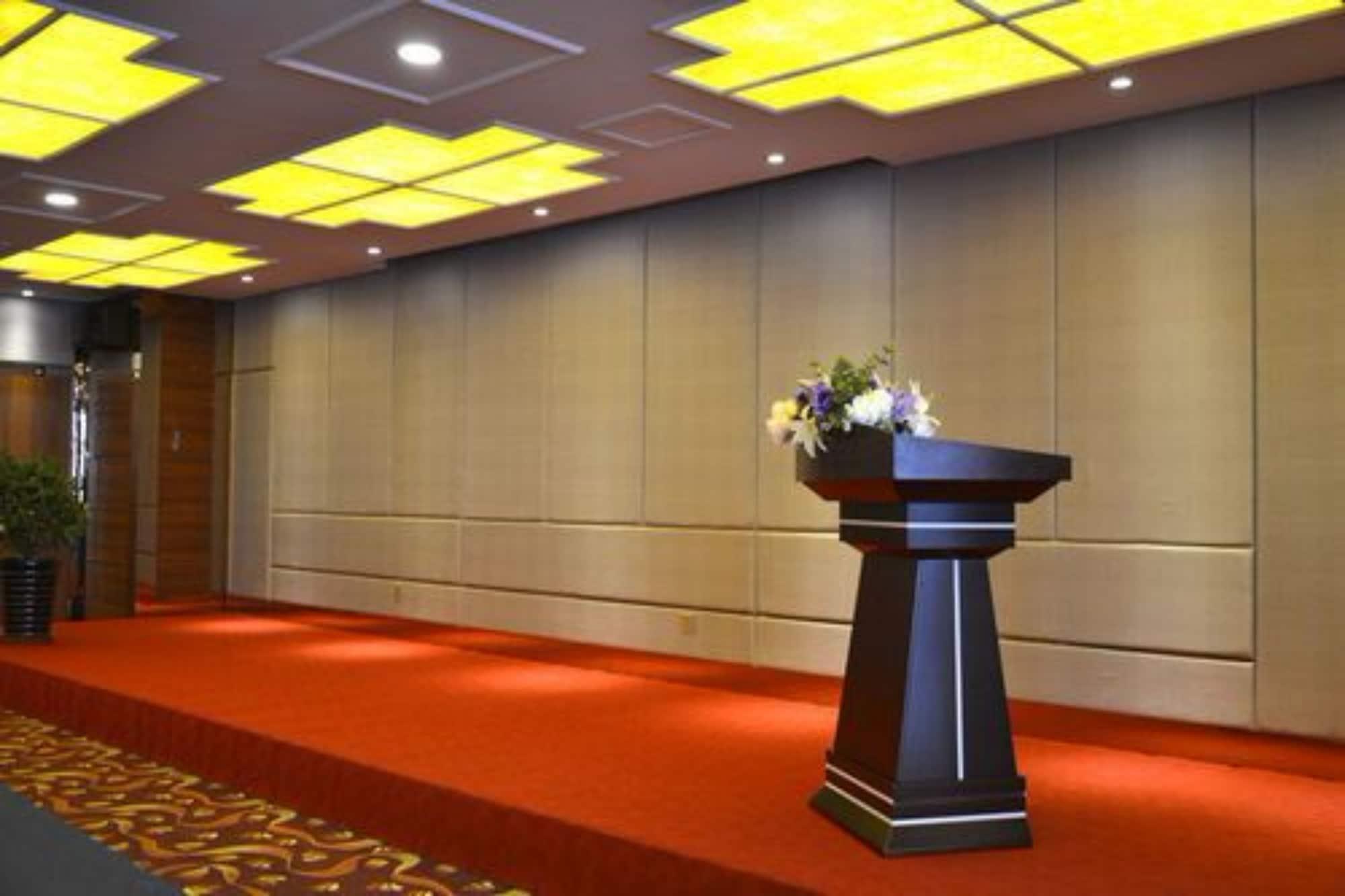 Comodidades del Alojamiento Xining Wusi Hotel