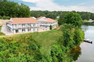 Alojamiento - Crown Point Resort