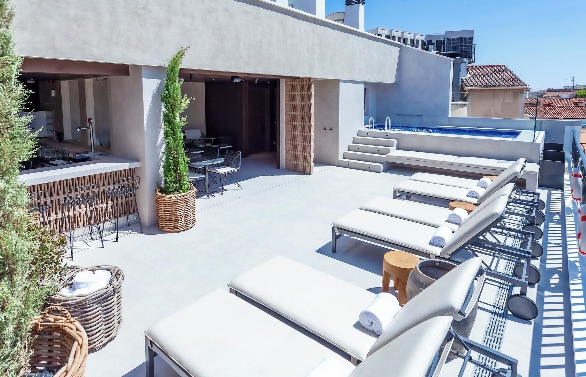 Vista Piscina Hotel Villa Real a member of Preferred Hotels & Resorts