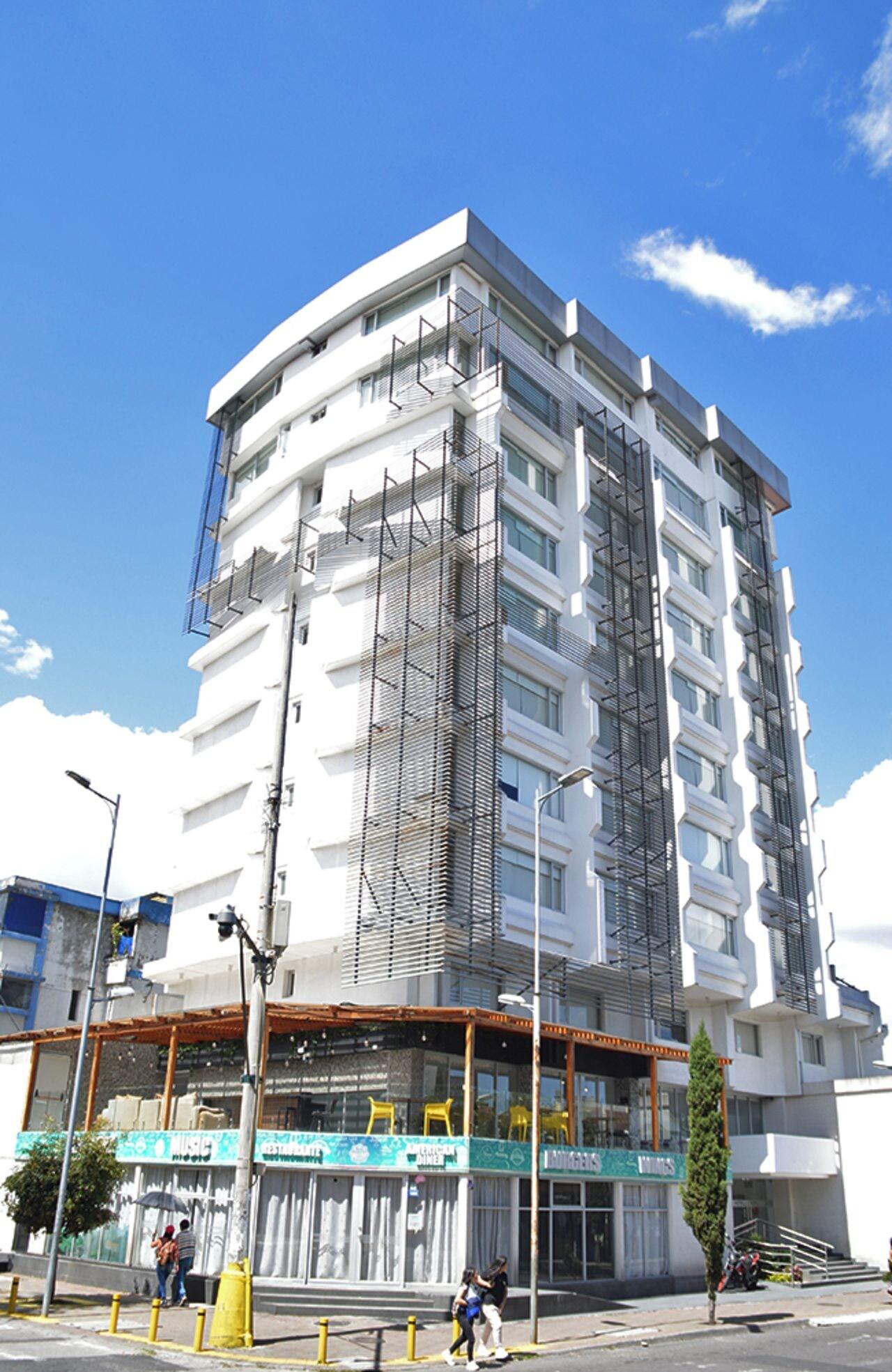 Variados (as) The Place Hotel