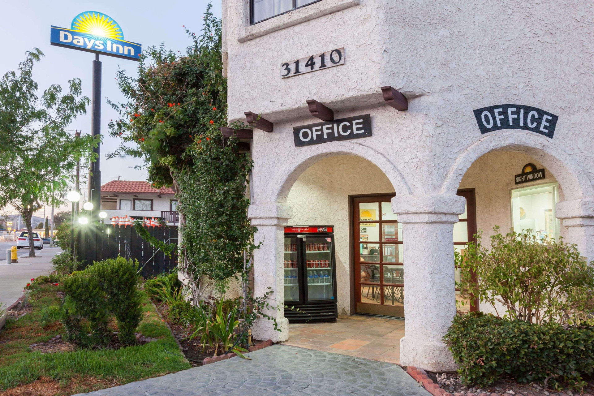 Varios Days Inn by Wyndham Castaic Six Flags Magic Mountain