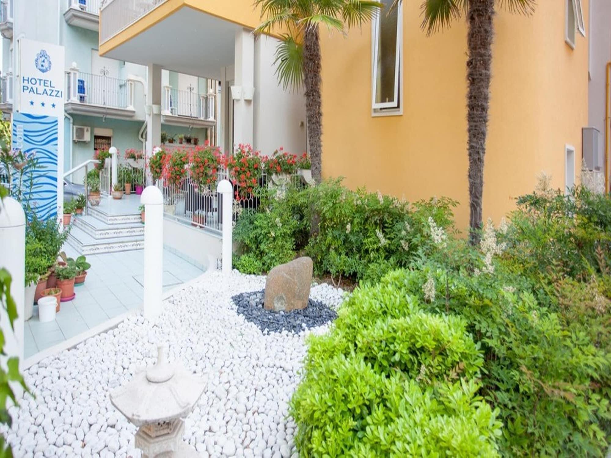 Vista Exterior Hotel Palazzi