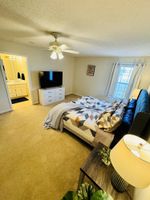 Alojamiento - Charming Townhome Minutes from Fort Novosel w/Pool Access