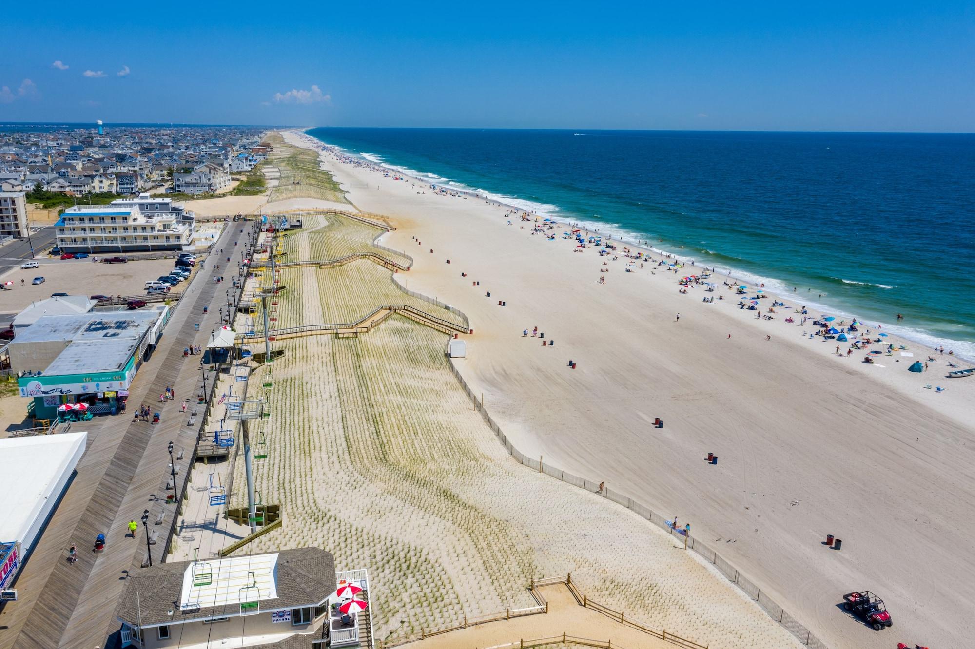 Playa Boardwalk Hotel Charlee & Beach House Rentals