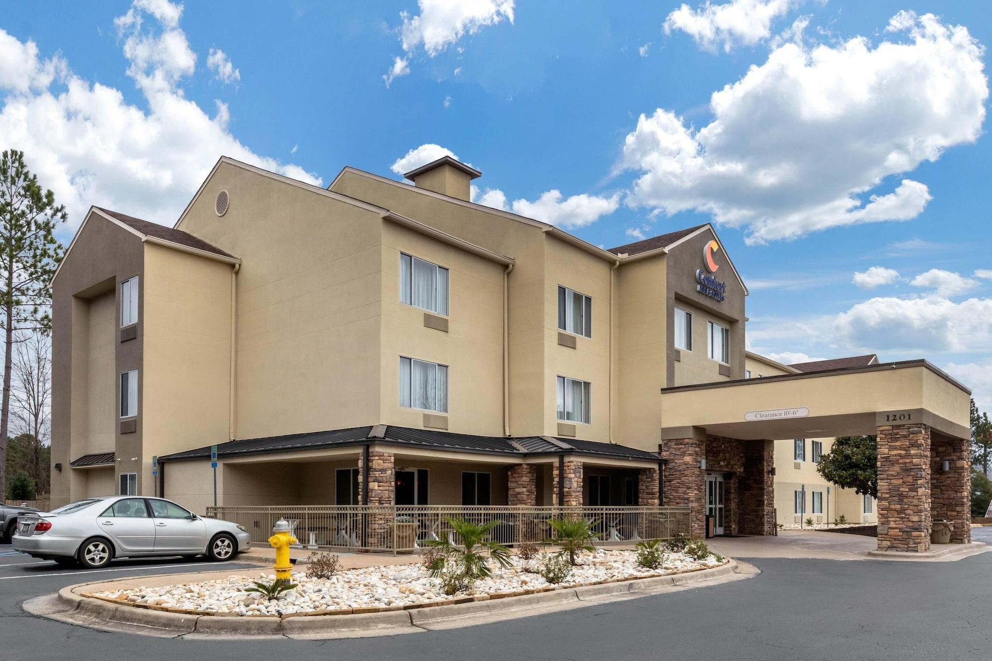 Vista Exterior Comfort Inn & Suites Montgomery East Carmichael Rd