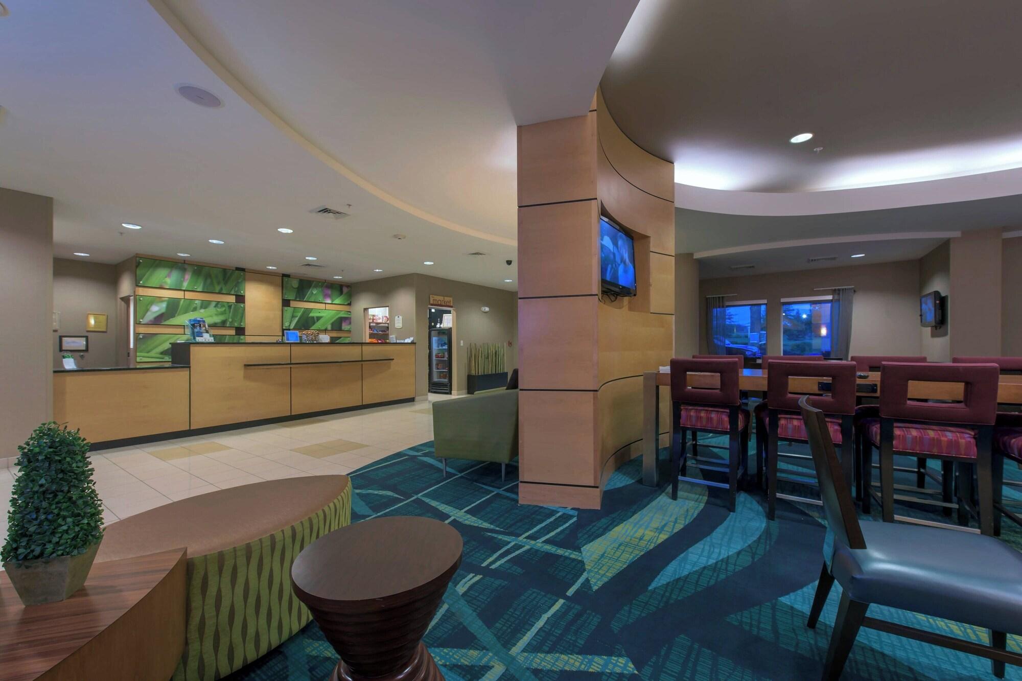 Vista Lobby SpringHill Suites by Marriott Boston Devens Common Center