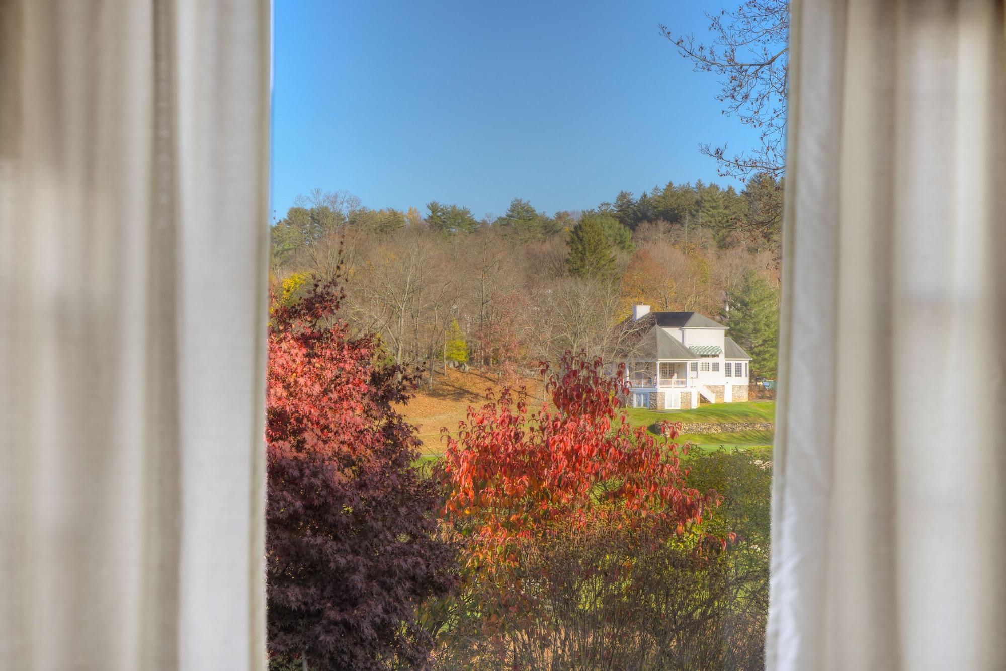 Vista Exterior The Kittle House Inn