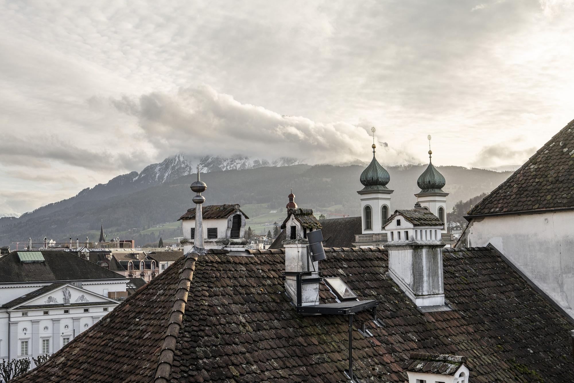 Vista Exterior Boutique Hotel Weisses Kreuz - Adult only Hotel