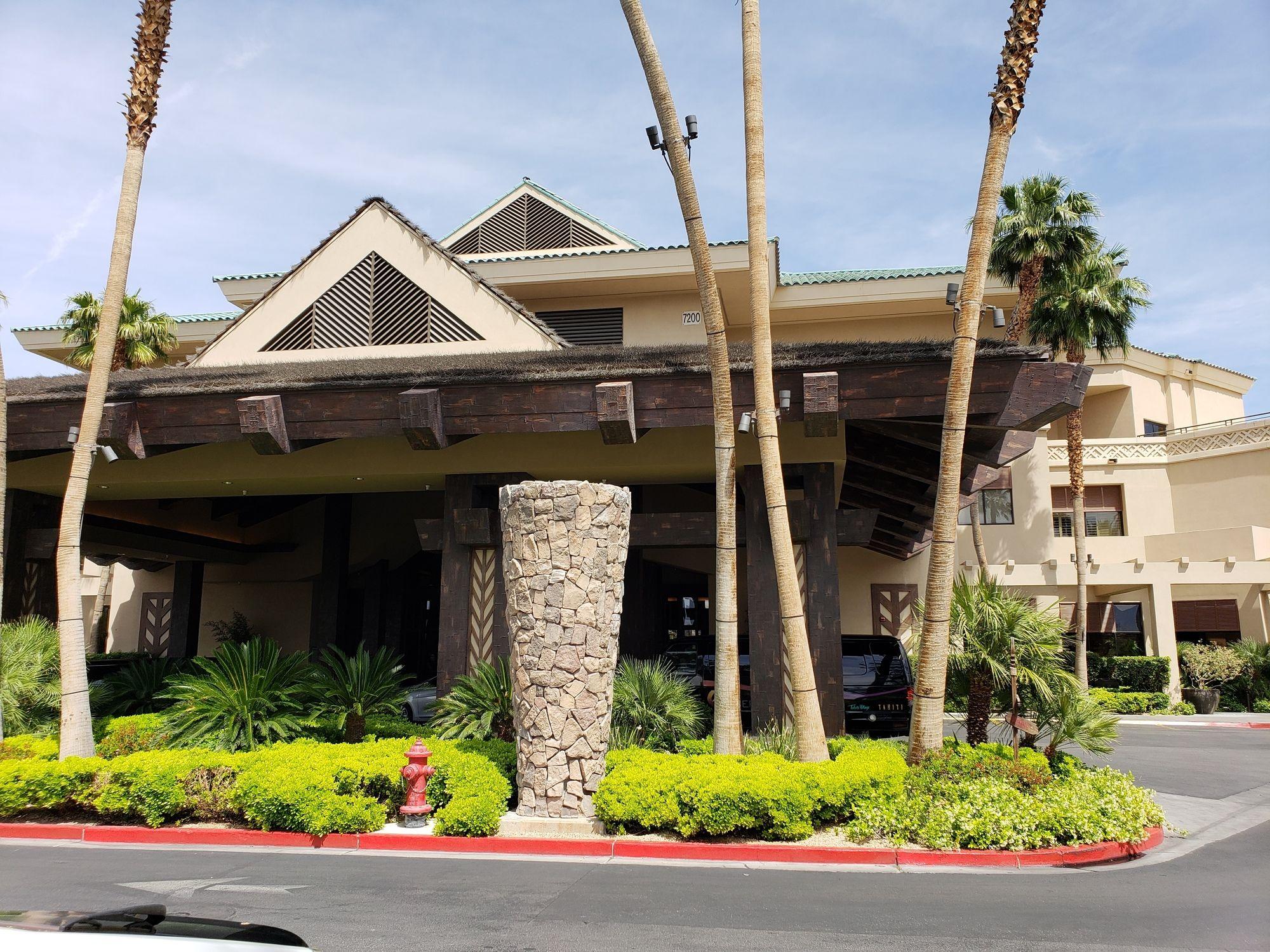 Vista Exterior Suites at the Tahiti Village