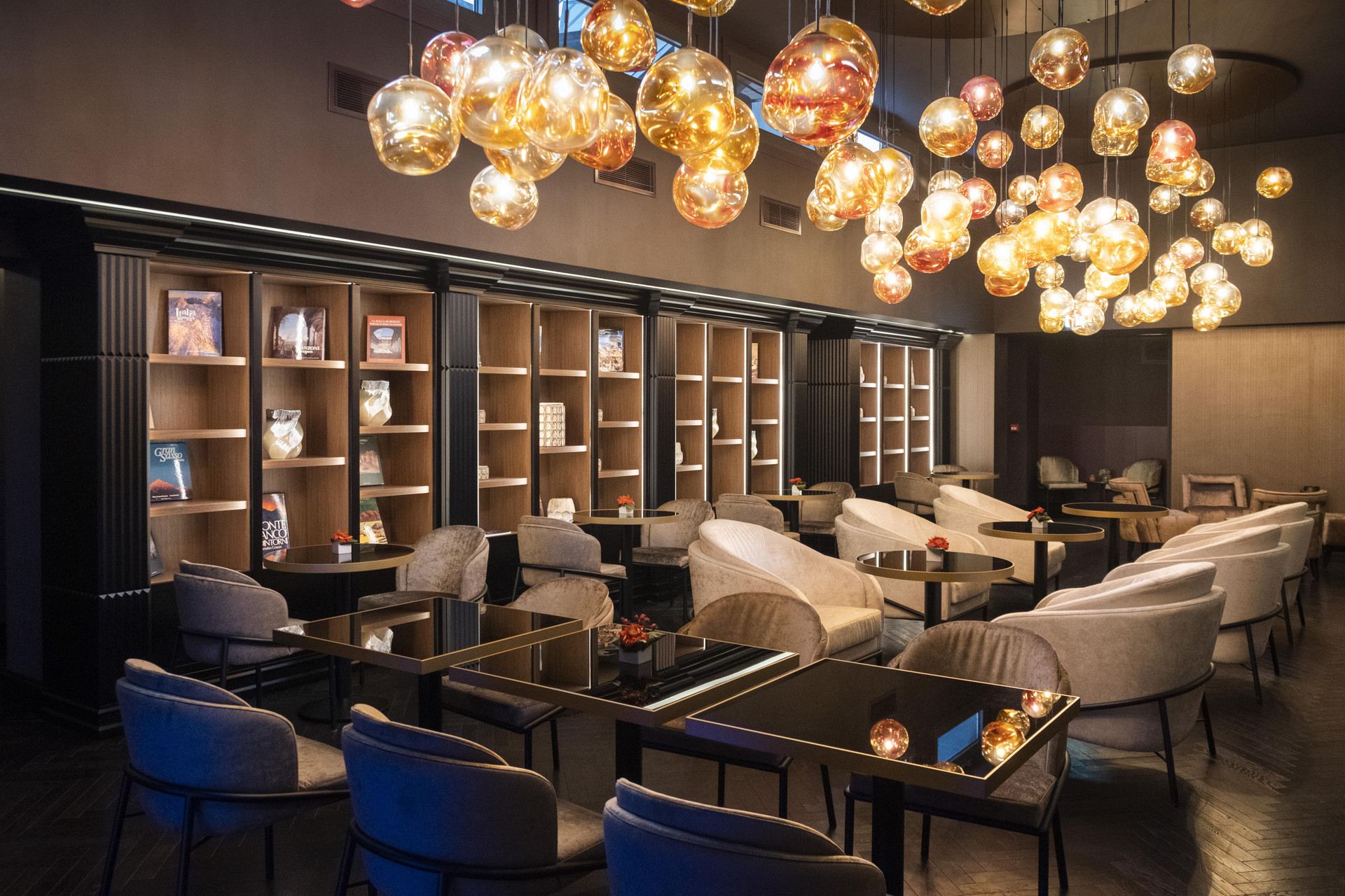 Bar/Salón U-Visionary Roma Hotel