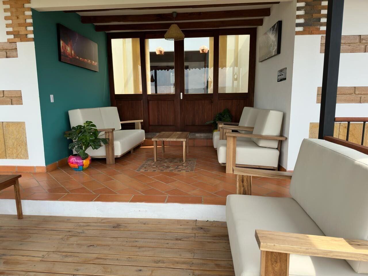 Vista Lobby hotel pliosaurio campestre