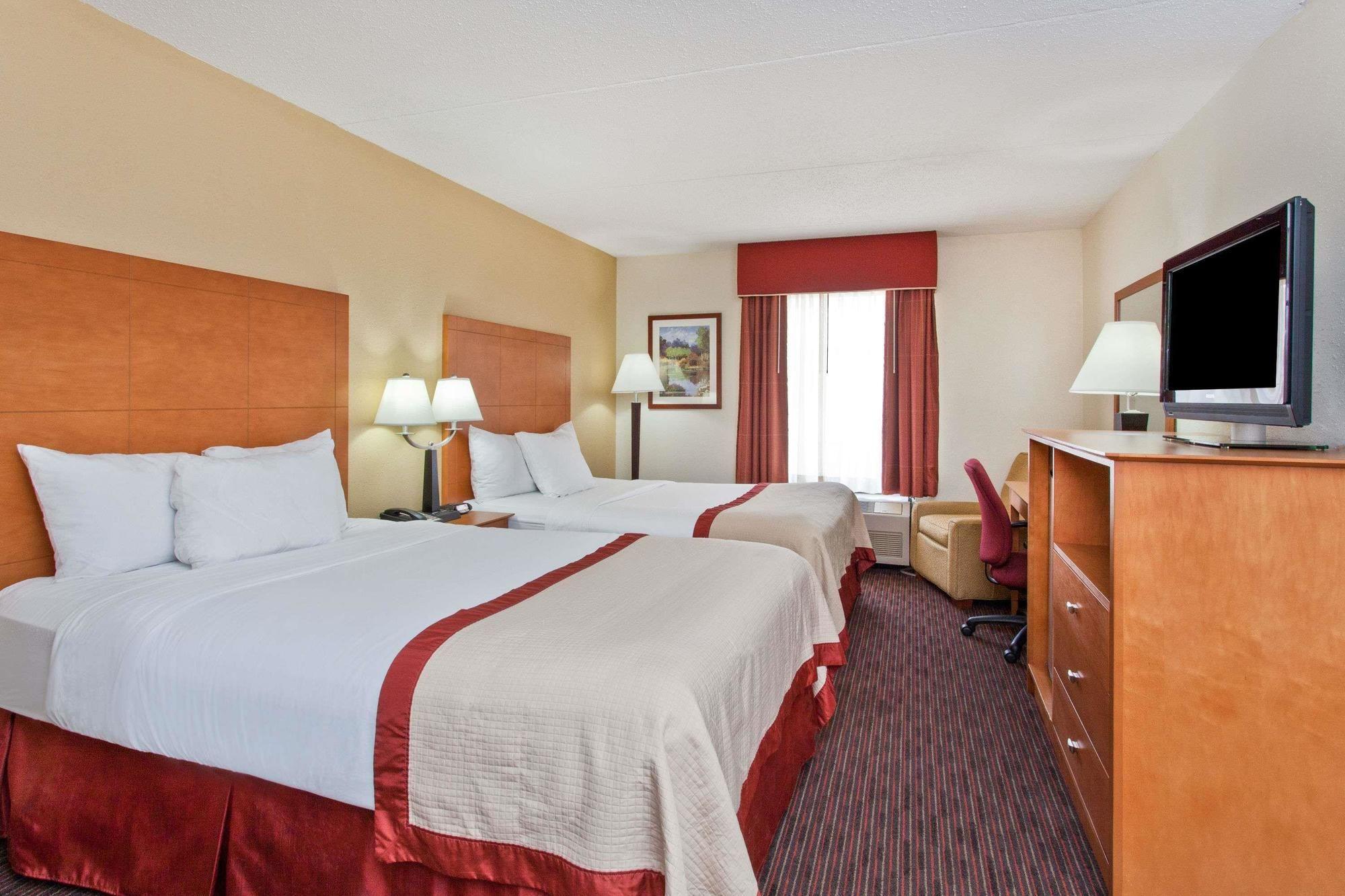 Habitación Baymont Inn & Suites - Southfield/ Detroit