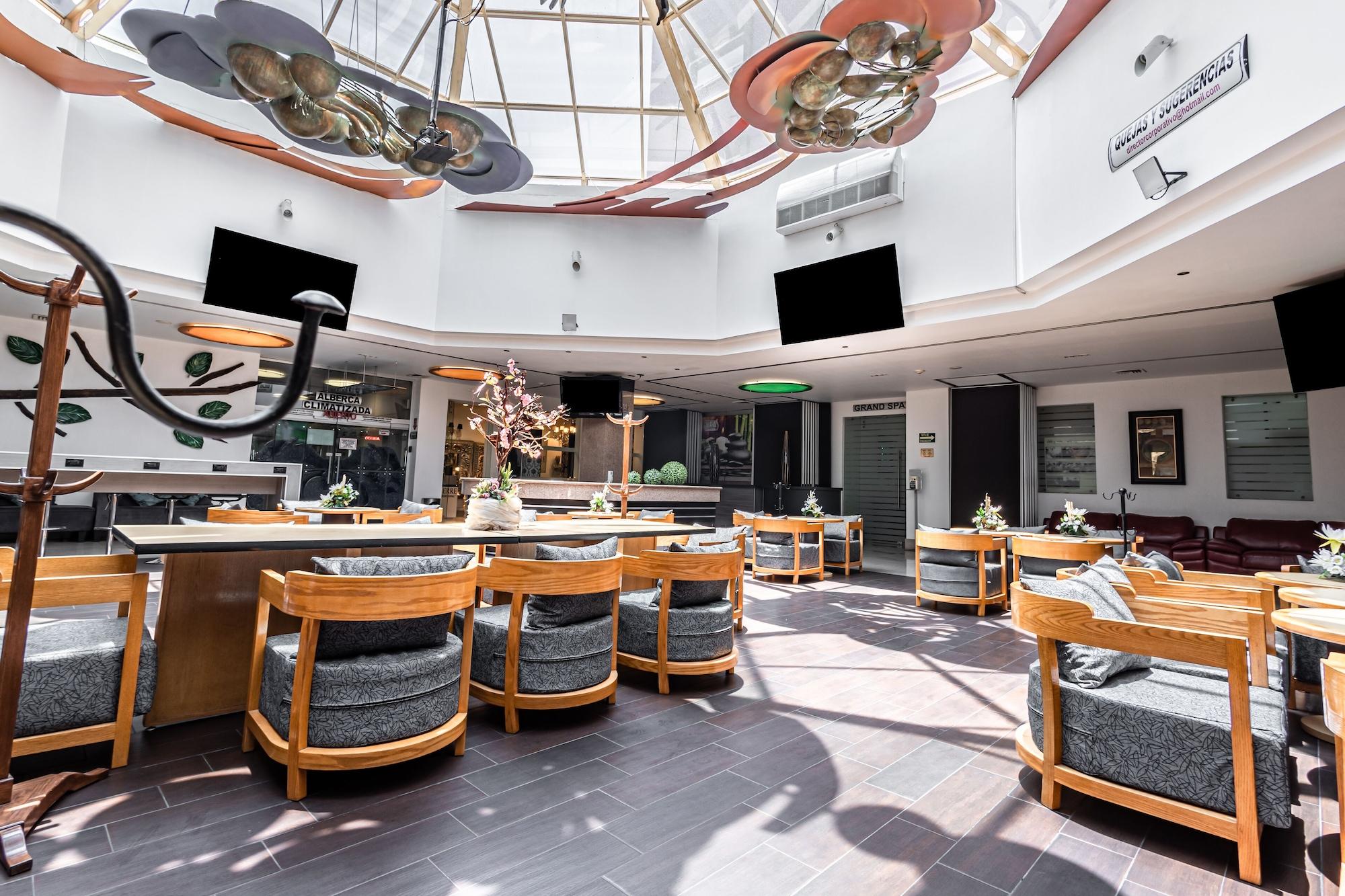 Vista Lobby Suites Inn La Muralla Metepec