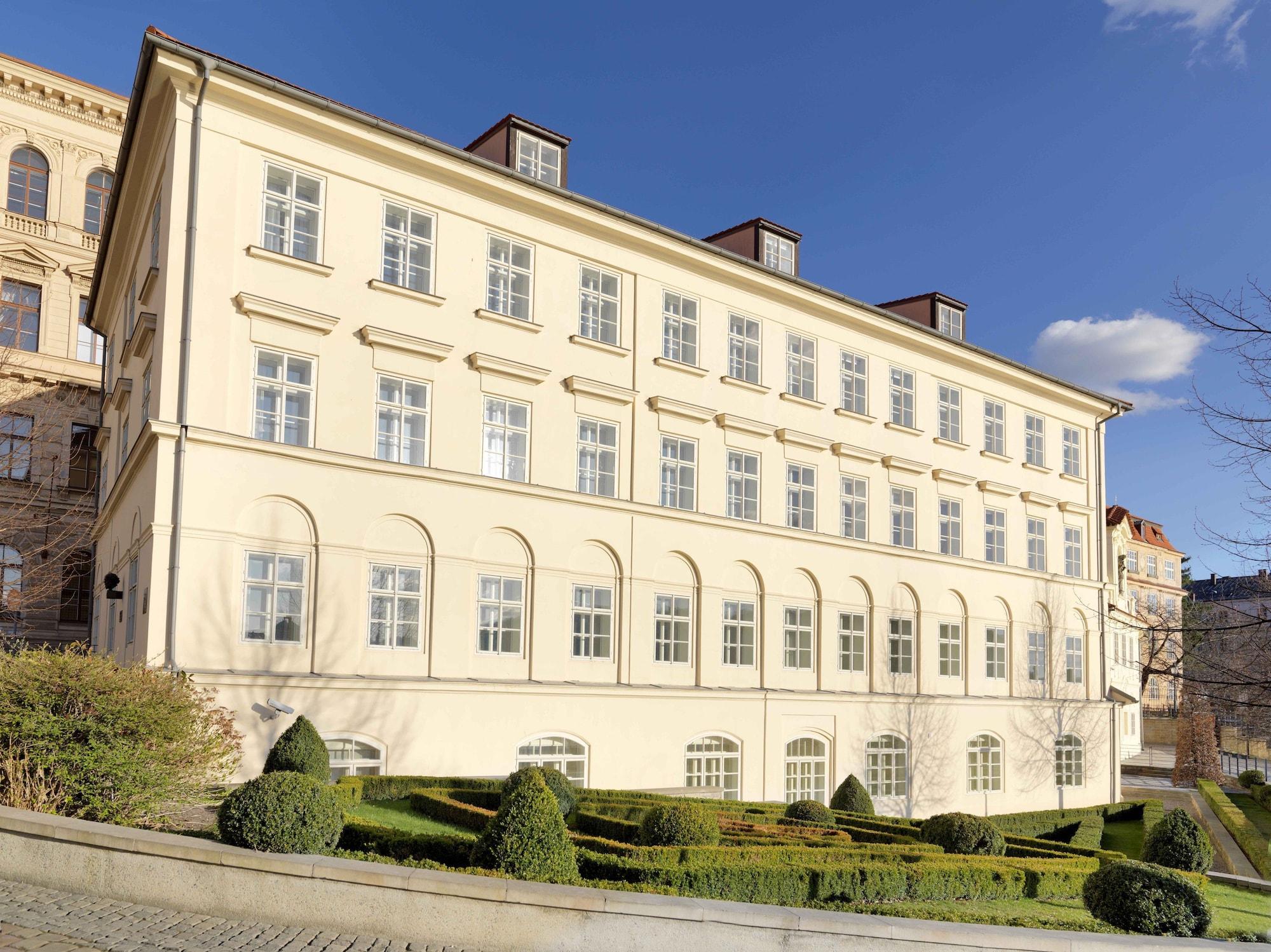 Vista Exterior Four Seasons Hotel Prague