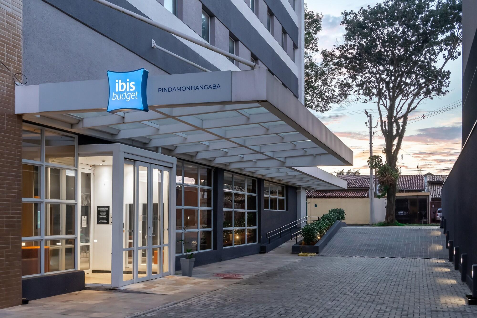 Vista Exterior Ibis Budget Pindamonhangaba