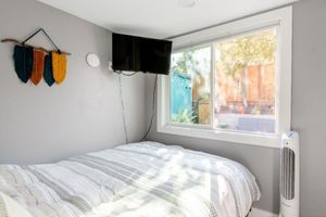 Alojamiento - Modern cottage with full kitchen & private patio.Close to great hiking trails!