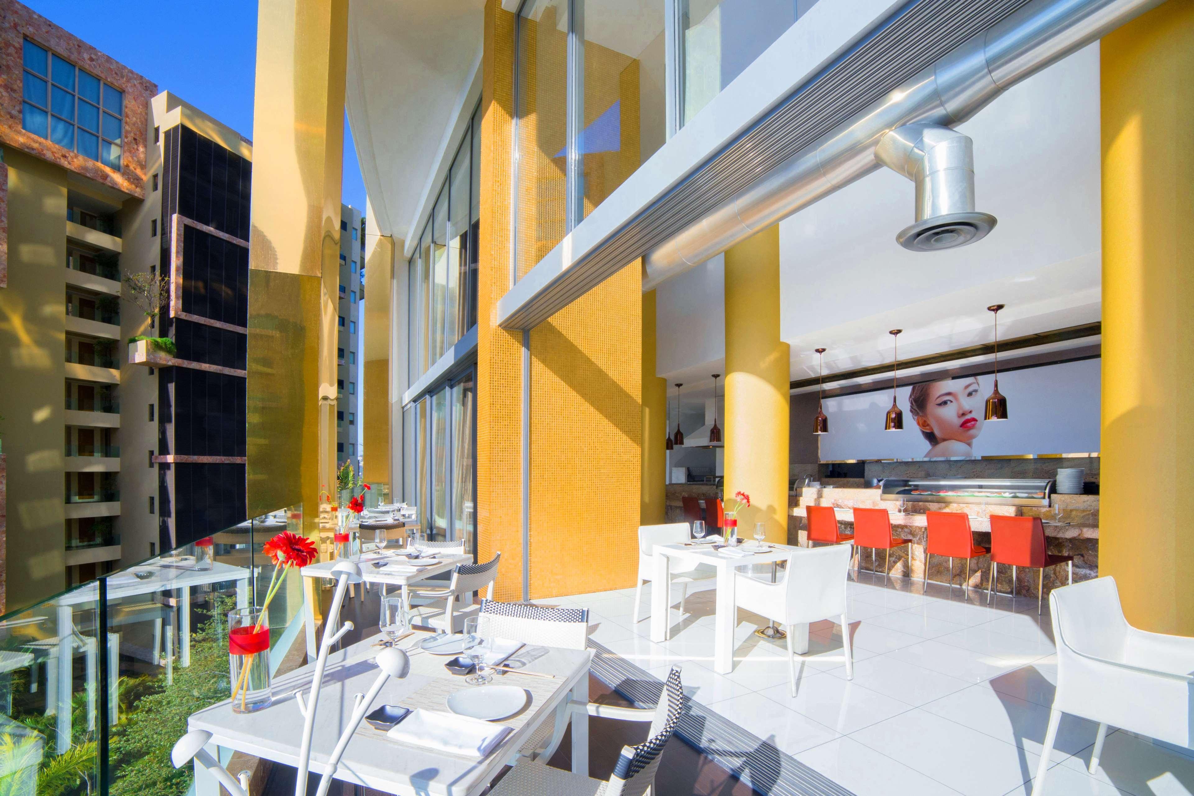 Restaurant Hotel Mousai Puerto Vallarta Spa & Resort